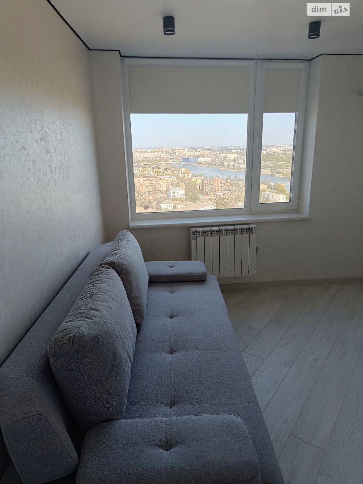 трехкомнатная квартира в Виннице, район Центр, на ул. Степана Бандеры в аренду на долгий срок помесячно фото 1