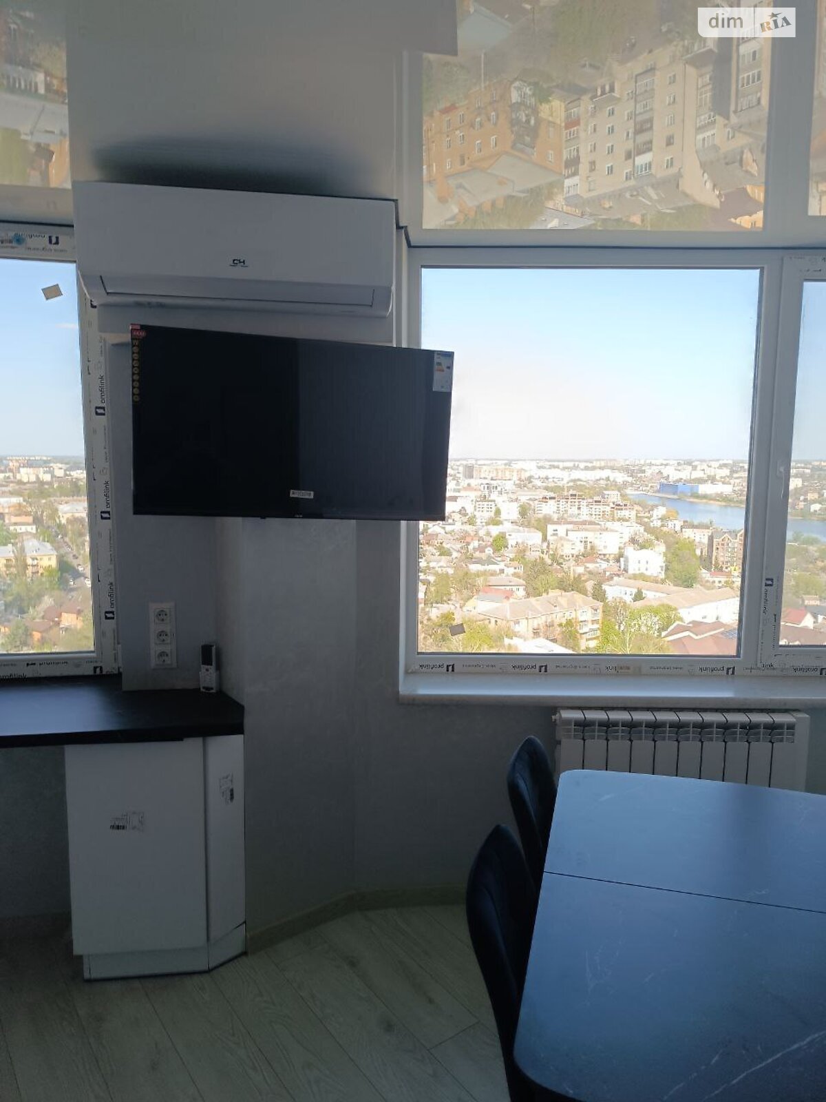 трехкомнатная квартира в Виннице, район Центр, на ул. Степана Бандеры в аренду на долгий срок помесячно фото 1