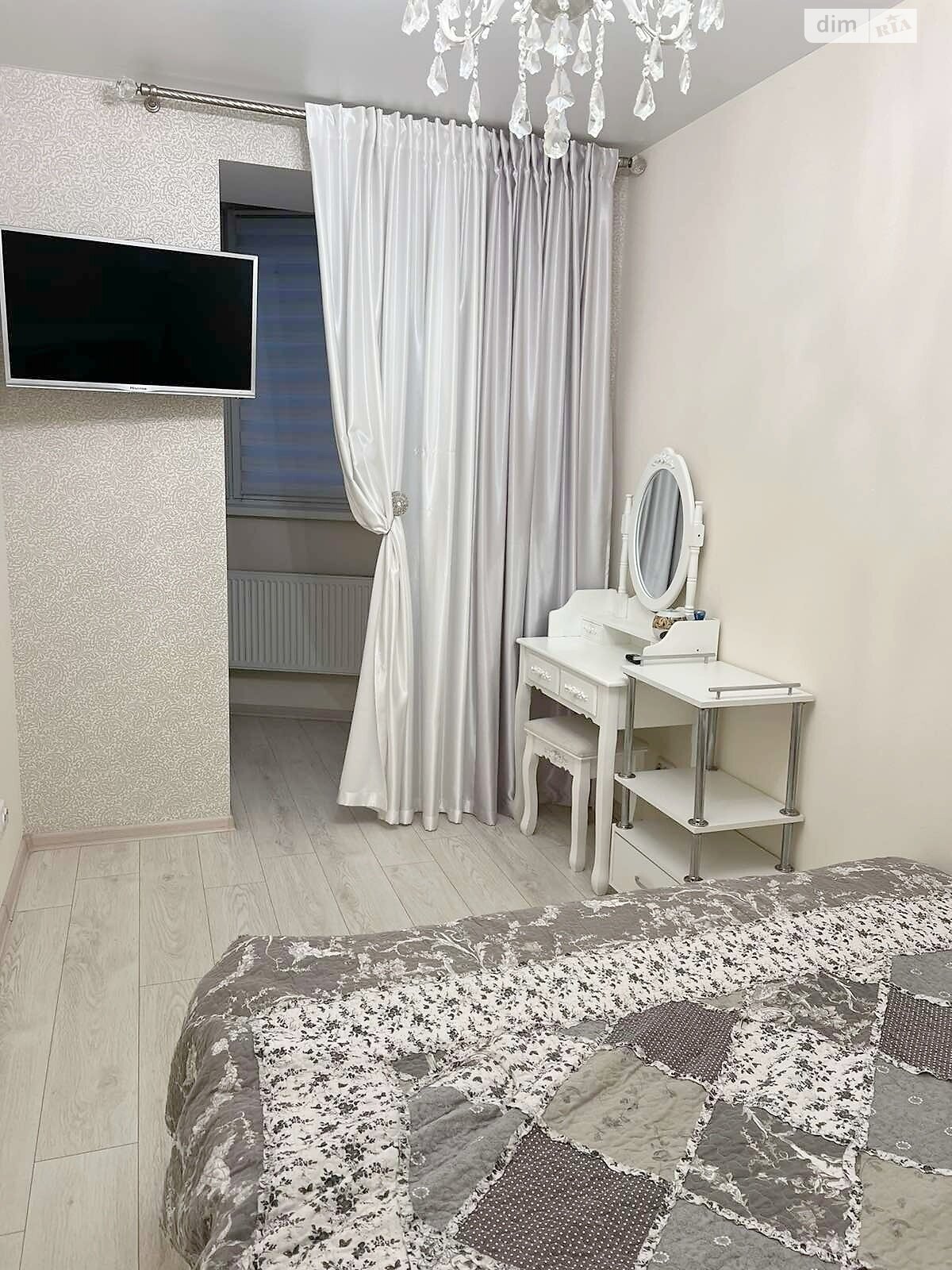 трехкомнатная квартира в Виннице, район Центр, на ул. Степана Бандеры в аренду на долгий срок помесячно фото 1