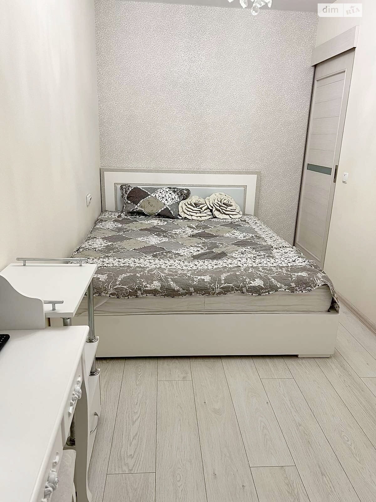 трехкомнатная квартира в Виннице, район Центр, на ул. Степана Бандеры в аренду на долгий срок помесячно фото 1