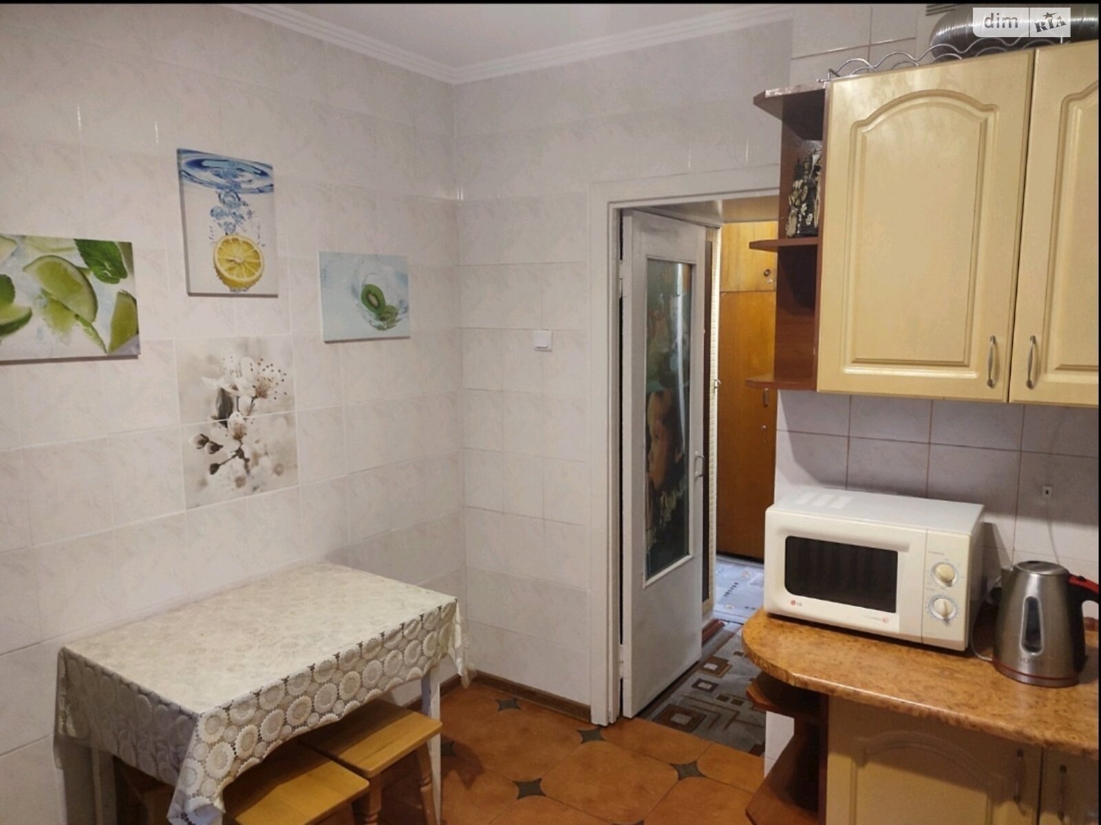 двокімнатна квартира в Вінниці, район Урожай, на вул. Марії Литвиненко-Вольгемут 27 в довготривалу оренду помісячно фото 1 двокімнатна квартира в Вінниці, район Урожай, на вул. Марії Литвиненко-Вольгемут 27 в довготривалу оренду помісячно фото 1