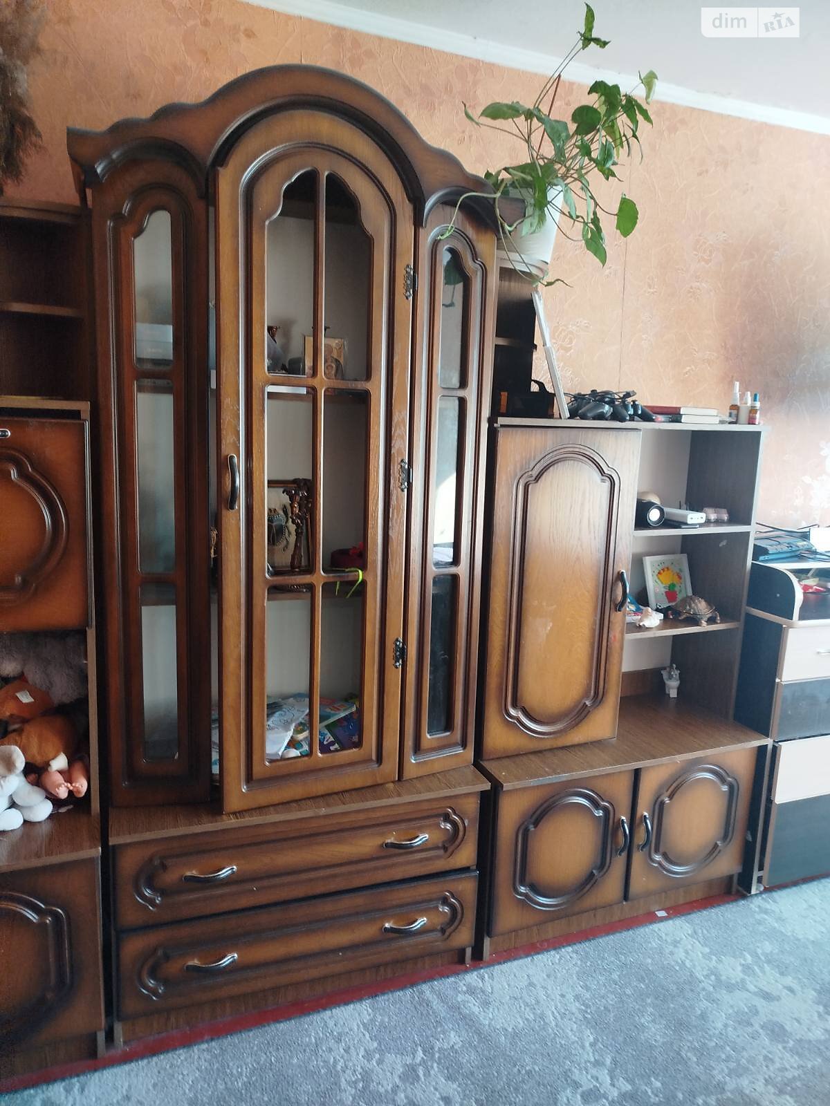 трехкомнатная квартира в Виннице, район Урожай, на ул. Марии Литвиненко-Вольгемут в аренду на долгий срок помесячно фото 1