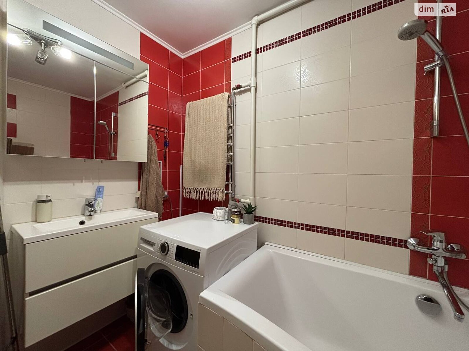 трехкомнатная квартира в Виннице, район Урожай, на ул. Марии Литвиненко-Вольгемут в аренду на долгий срок помесячно фото 1