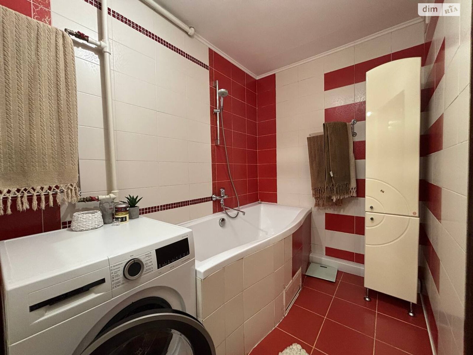 трехкомнатная квартира в Виннице, район Урожай, на ул. Марии Литвиненко-Вольгемут в аренду на долгий срок помесячно фото 1