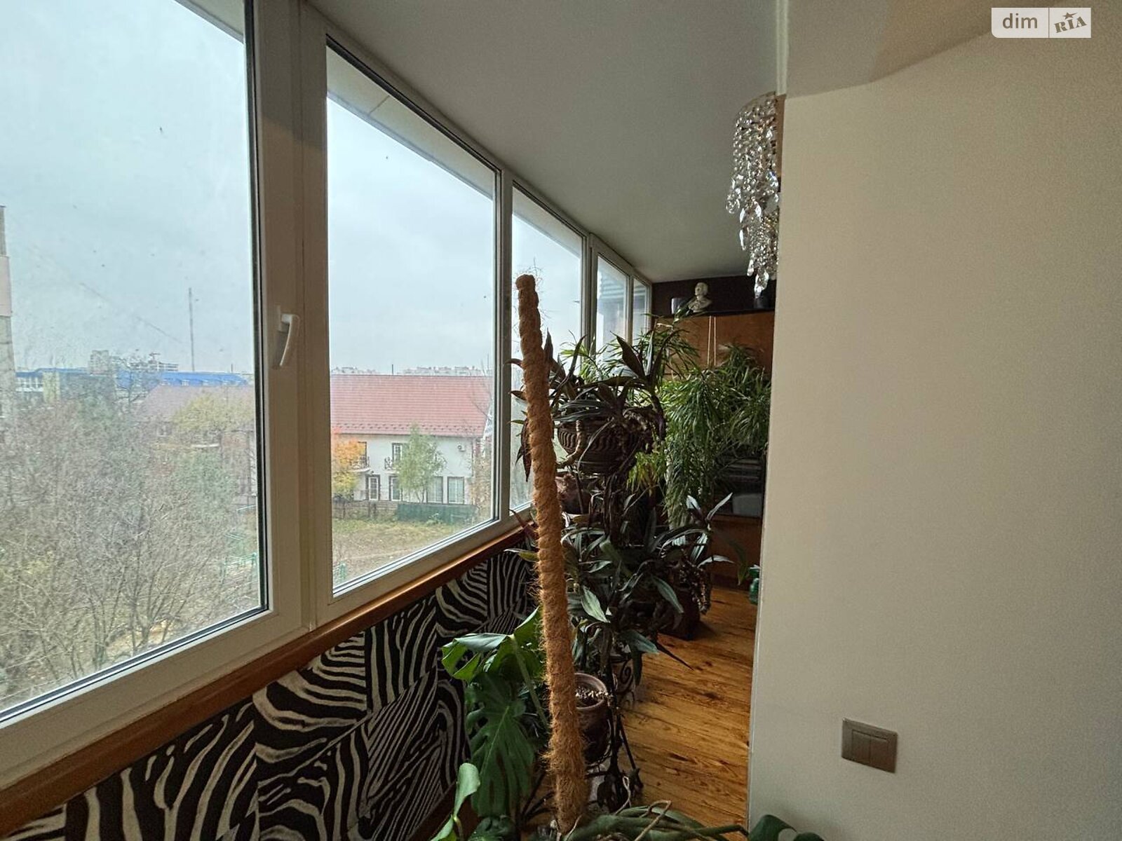 трехкомнатная квартира в Виннице, район Урожай, на ул. Марии Литвиненко-Вольгемут в аренду на долгий срок помесячно фото 1