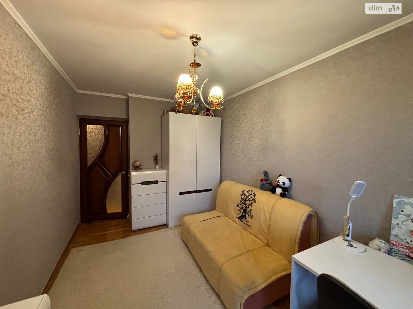трехкомнатная квартира в Виннице, район Урожай, на ул. Марии Литвиненко-Вольгемут в аренду на долгий срок помесячно фото 1