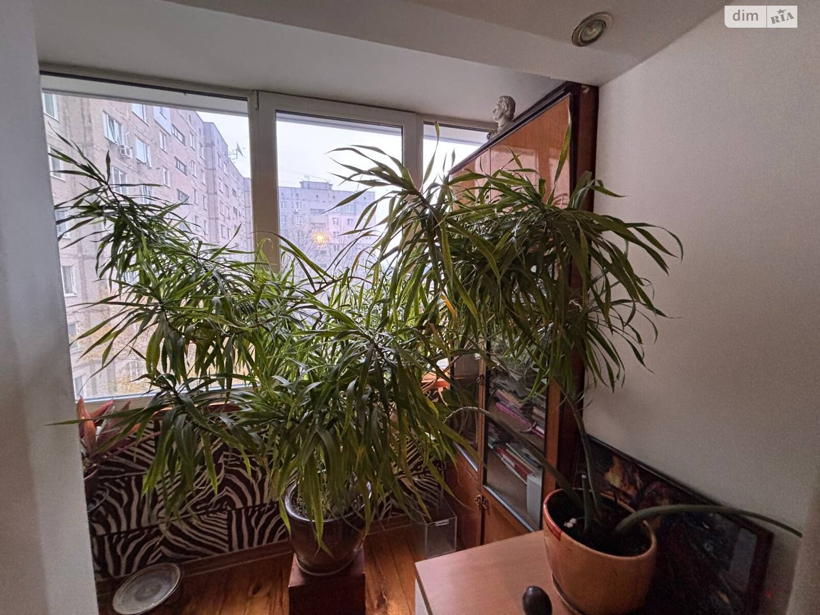 трехкомнатная квартира в Виннице, район Урожай, на ул. Марии Литвиненко-Вольгемут в аренду на долгий срок помесячно фото 1