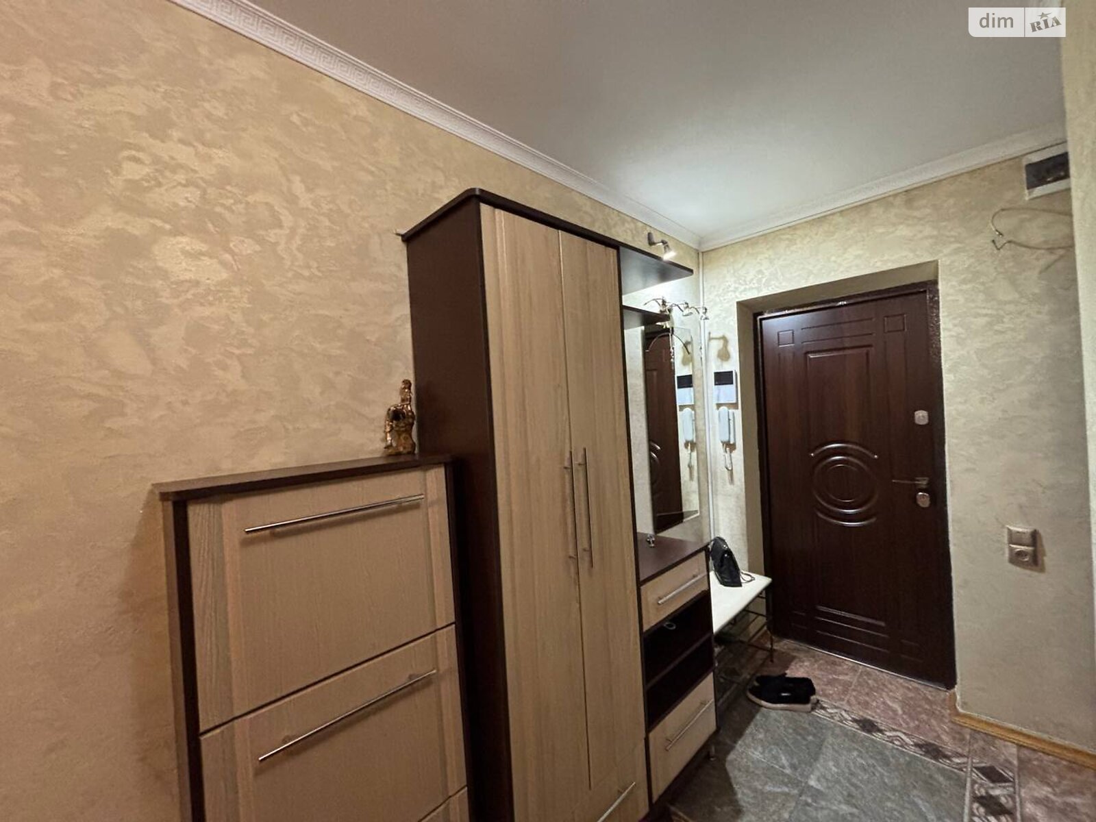 трехкомнатная квартира в Виннице, район Урожай, на ул. Марии Литвиненко-Вольгемут в аренду на долгий срок помесячно фото 1