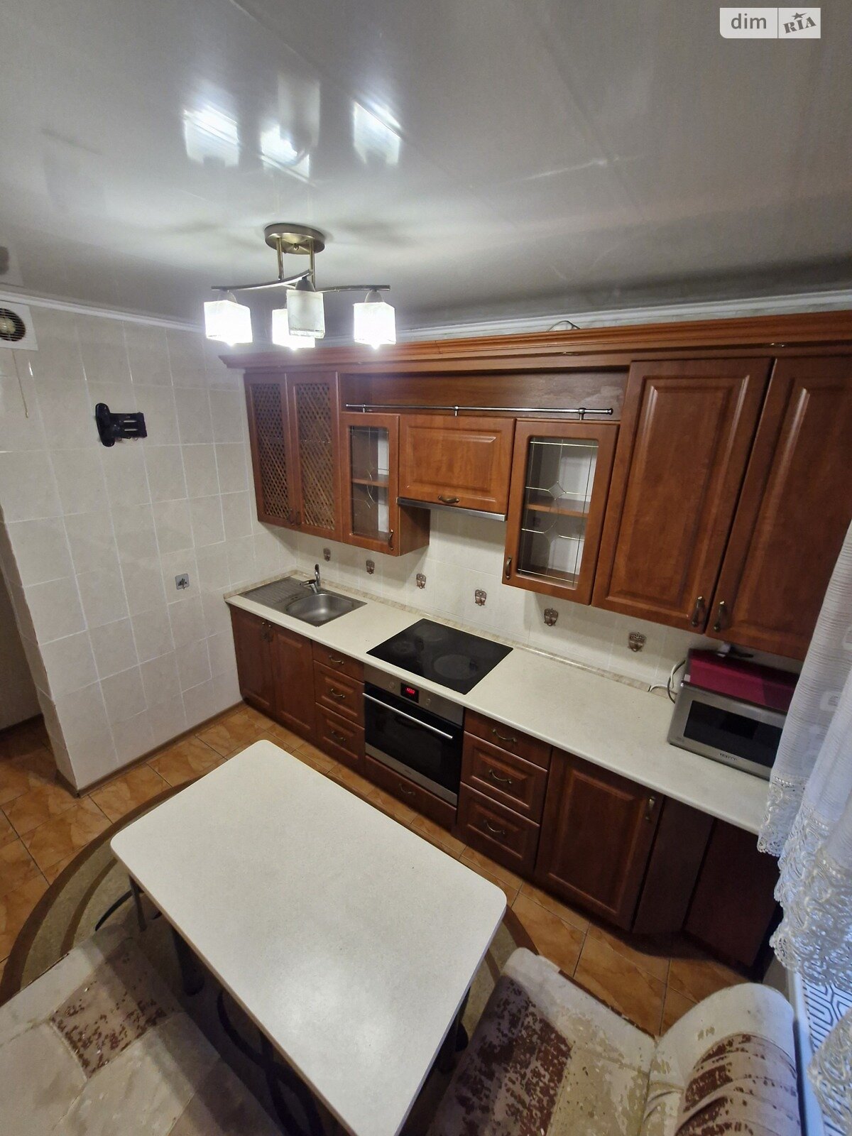 трехкомнатная квартира в Виннице, район Урожай, на ул. Марии Литвиненко-Вольгемут 30 в аренду на долгий срок помесячно фото 1