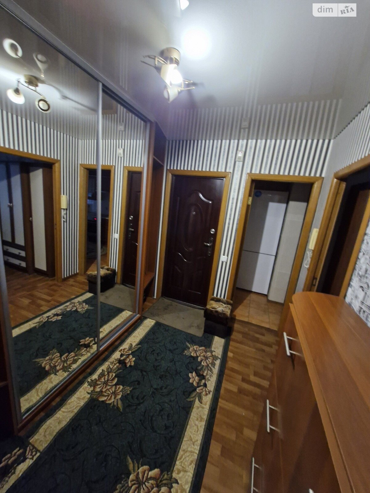 трехкомнатная квартира в Виннице, район Урожай, на ул. Марии Литвиненко-Вольгемут 30 в аренду на долгий срок помесячно фото 1