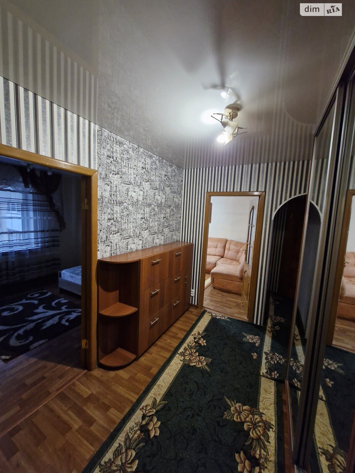 трехкомнатная квартира в Виннице, район Урожай, на ул. Марии Литвиненко-Вольгемут 30 в аренду на долгий срок помесячно фото 1