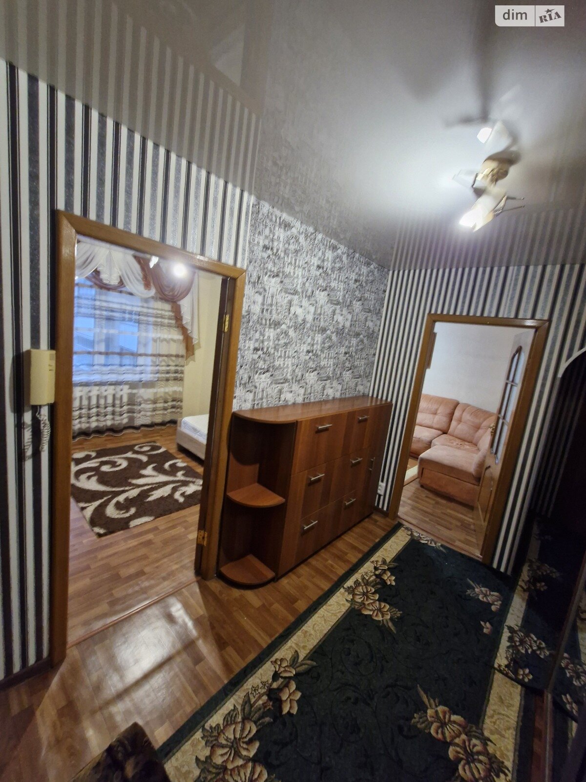 трехкомнатная квартира в Виннице, район Урожай, на ул. Марии Литвиненко-Вольгемут 30 в аренду на долгий срок помесячно фото 1