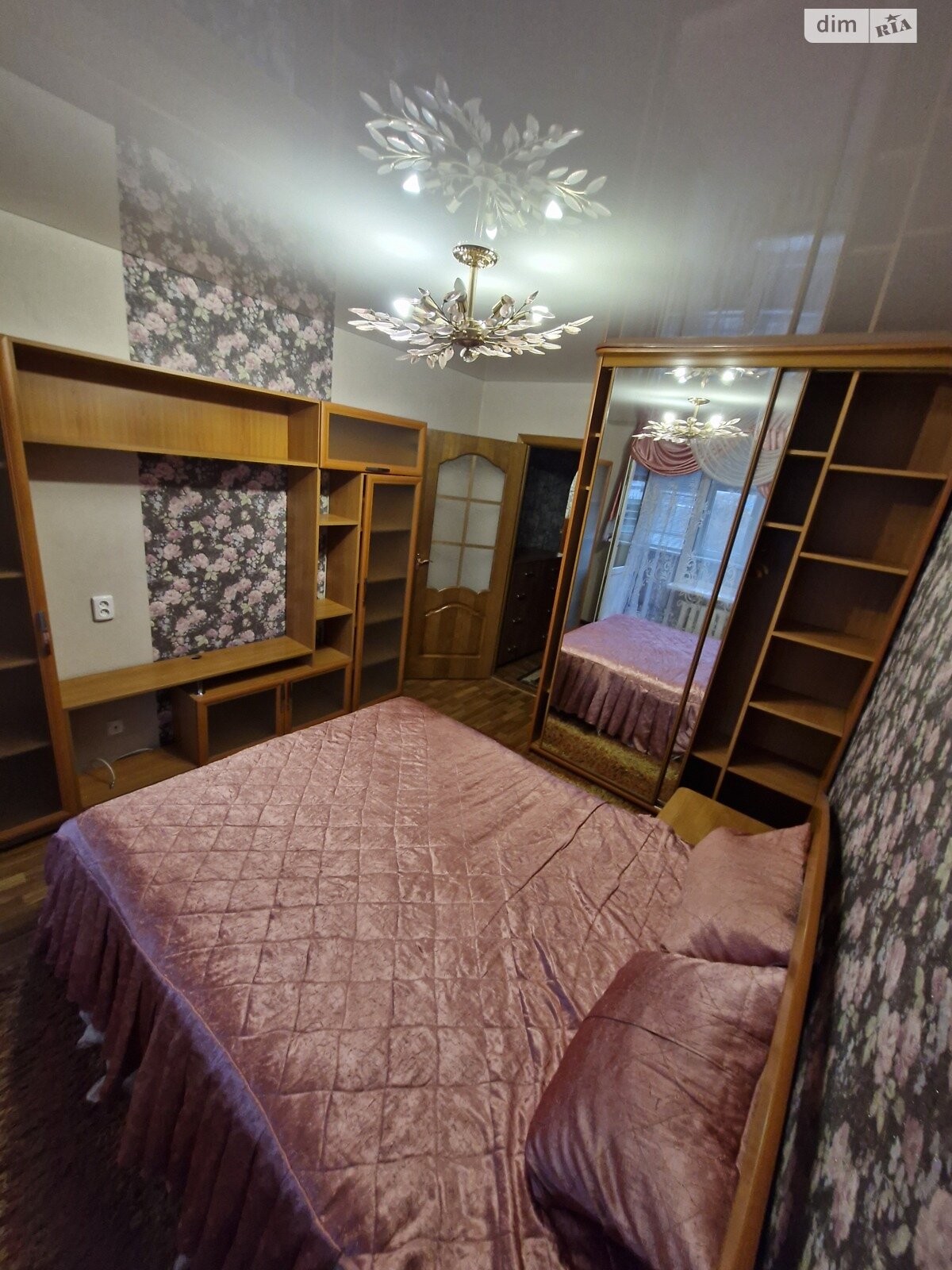 трехкомнатная квартира в Виннице, район Урожай, на ул. Марии Литвиненко-Вольгемут 30 в аренду на долгий срок помесячно фото 1