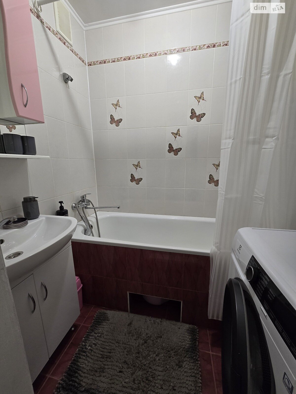 трикімнатна квартира в Вінниці, район Урожай, на вул. Марії Литвиненко-Вольгемут в довготривалу оренду помісячно фото 1