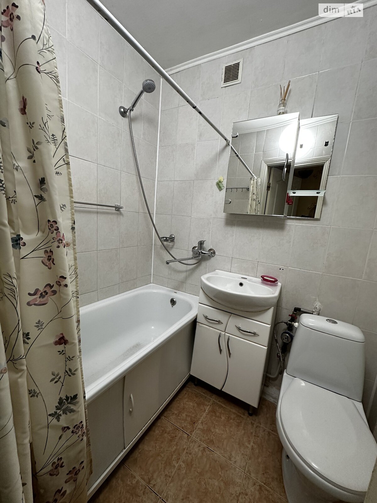 однокомнатная квартира в Виннице, район Вишенка, на просп. Космонавтов 18 в аренду на долгий срок помесячно фото 1 однокомнатная квартира в Виннице, район Вишенка, на просп. Космонавтов 18 в аренду на долгий срок помесячно фото 1