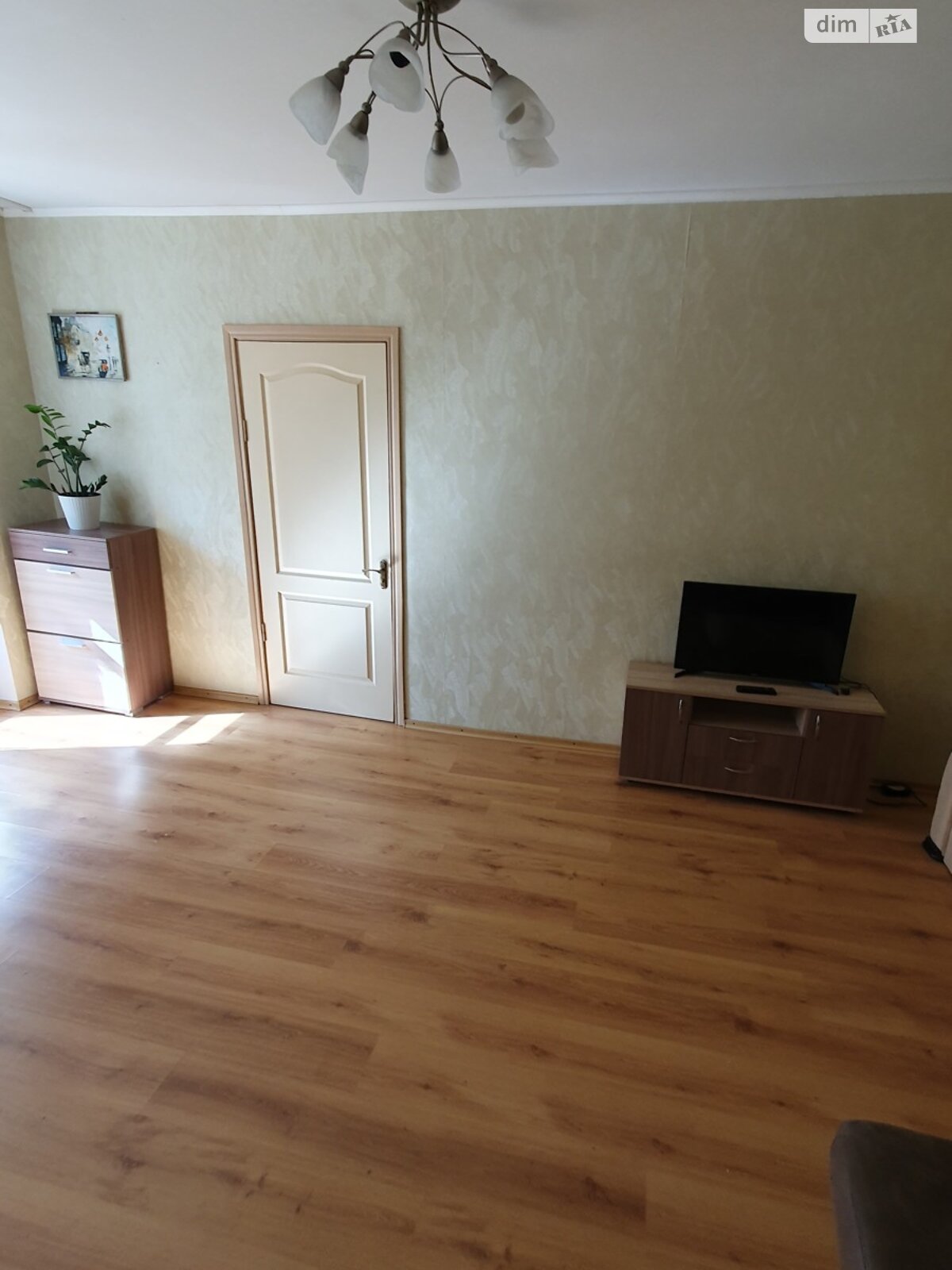 двокімнатна квартира в Вінниці, район Вишенька, на просп. Космонавтів 19 в довготривалу оренду помісячно фото 1 двокімнатна квартира в Вінниці, район Вишенька, на просп. Космонавтів 19 в довготривалу оренду помісячно фото 1