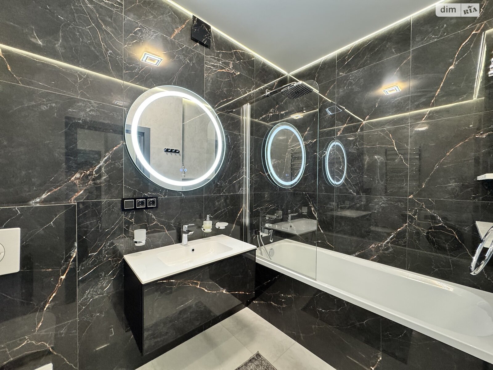 двокімнатна квартира в Вінниці, район Вишенька, на просп. Космонавтів 49 в довготривалу оренду помісячно фото 1 двокімнатна квартира в Вінниці, район Вишенька, на просп. Космонавтів 49 в довготривалу оренду помісячно фото 1