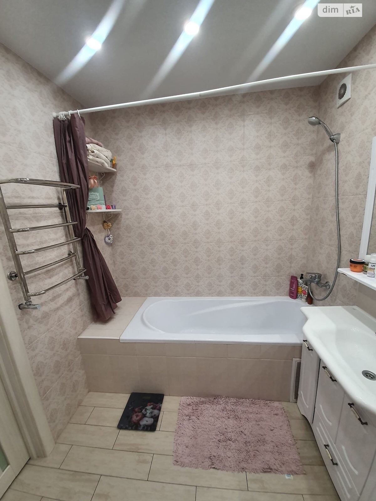 двокімнатна квартира в Вінниці, район Вишенька, на вул. Пляжна 12 в довготривалу оренду помісячно фото 1