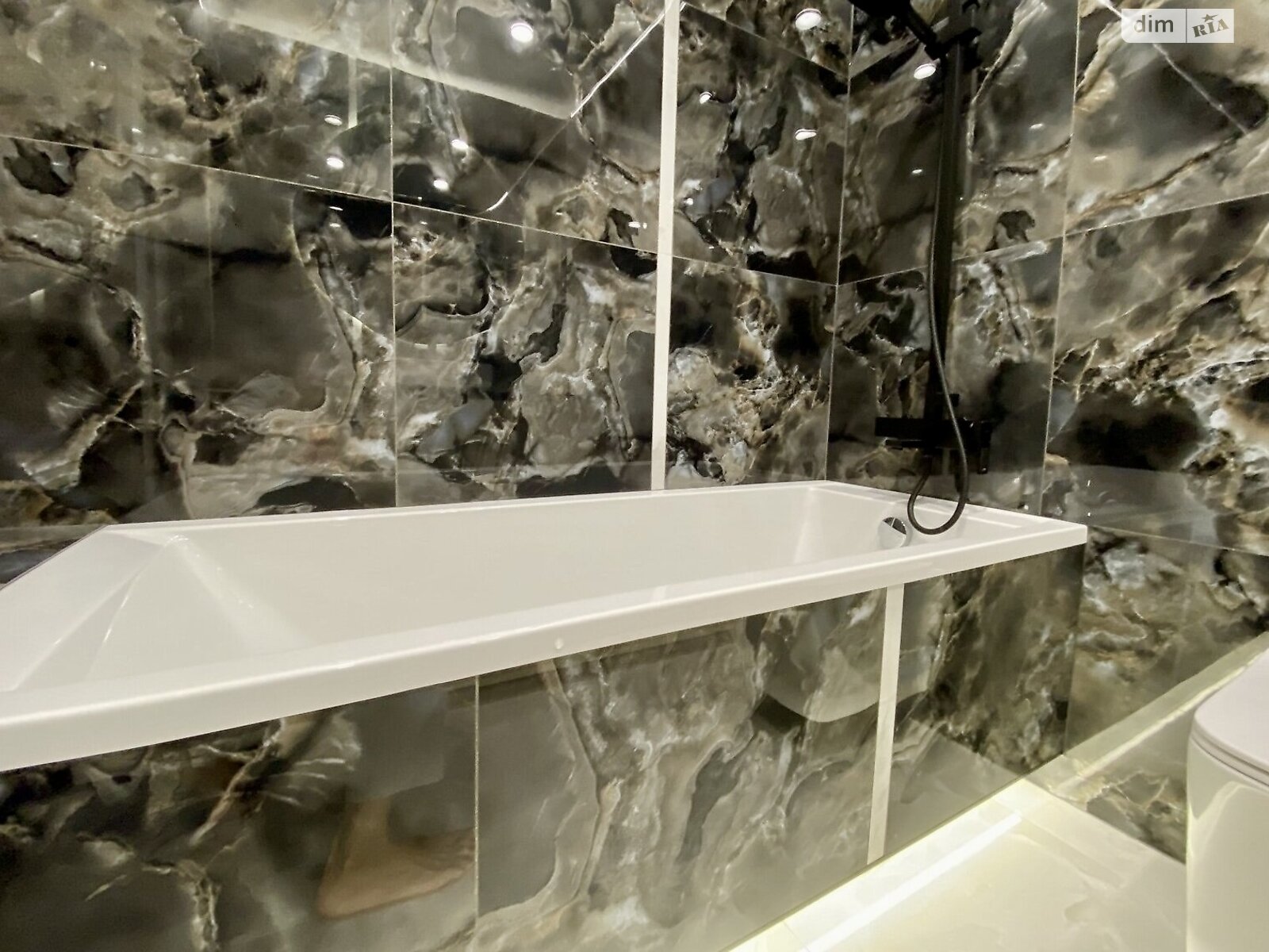 однокомнатная квартира в Виннице, район Вишенка, на ул. Праведников мира в аренду на долгий срок помесячно фото 1 однокомнатная квартира в Виннице, район Вишенка, на ул. Праведников мира в аренду на долгий срок помесячно фото 1