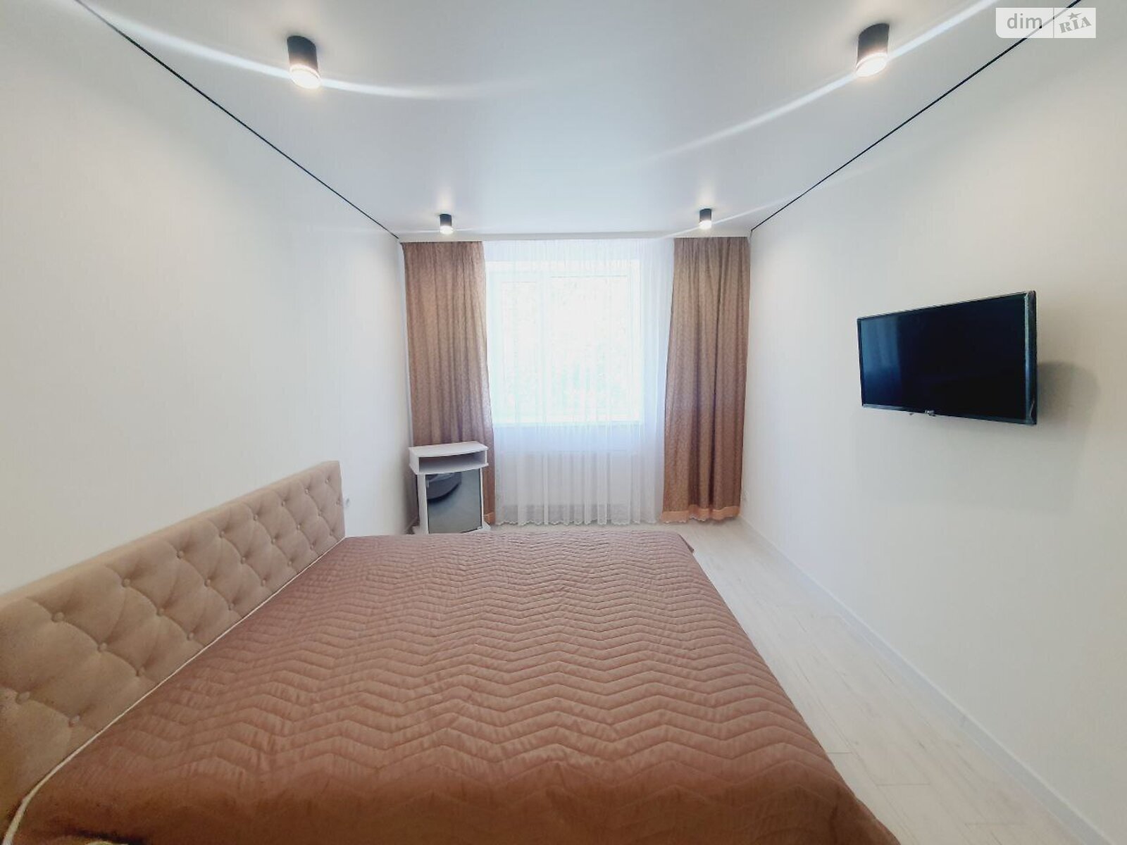 однокімнатна квартира в Вінниці, район Вишенька, на вул. Праведників світу в довготривалу оренду помісячно фото 1