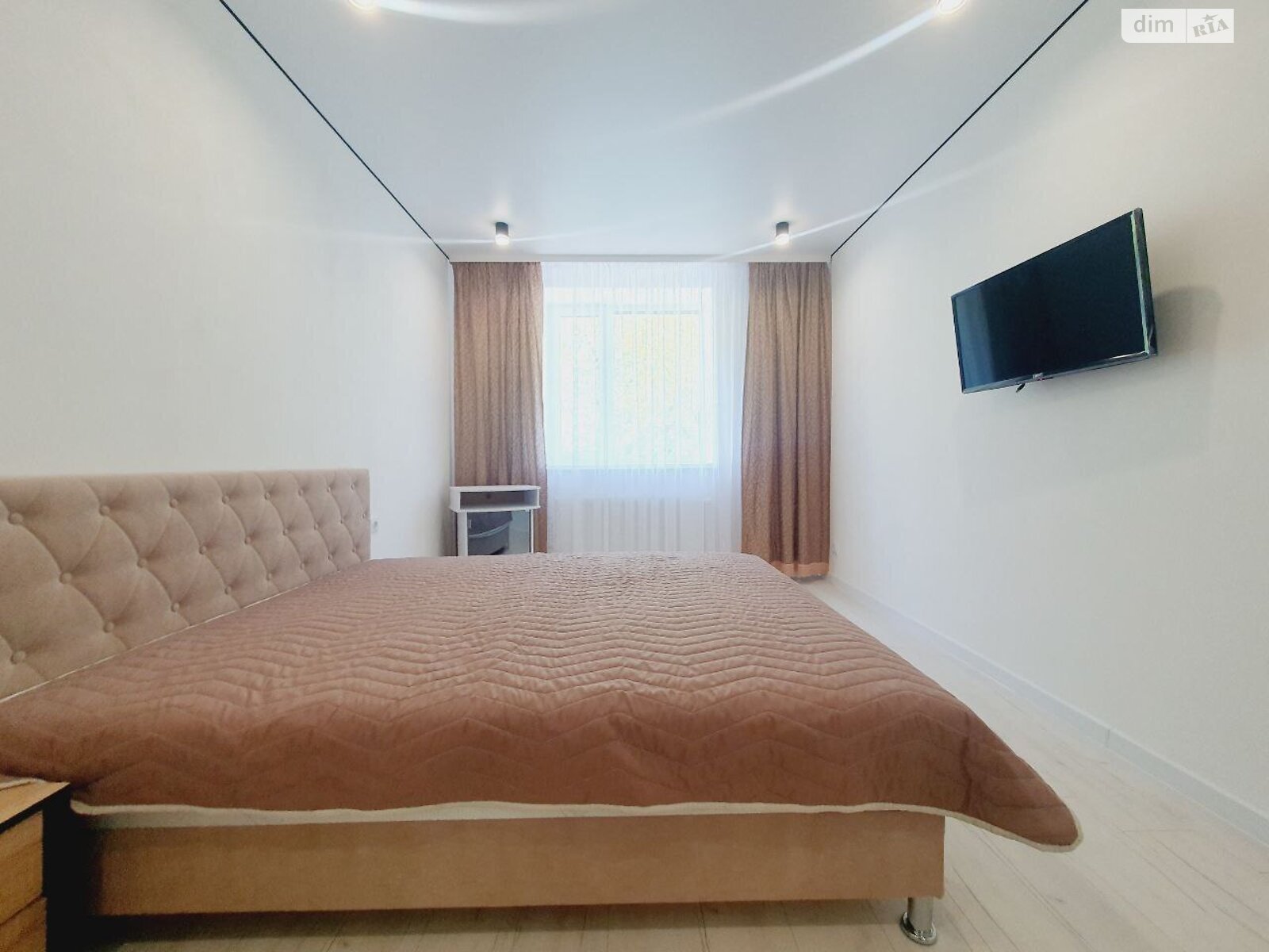 однокімнатна квартира в Вінниці, район Вишенька, на вул. Праведників світу в довготривалу оренду помісячно фото 1