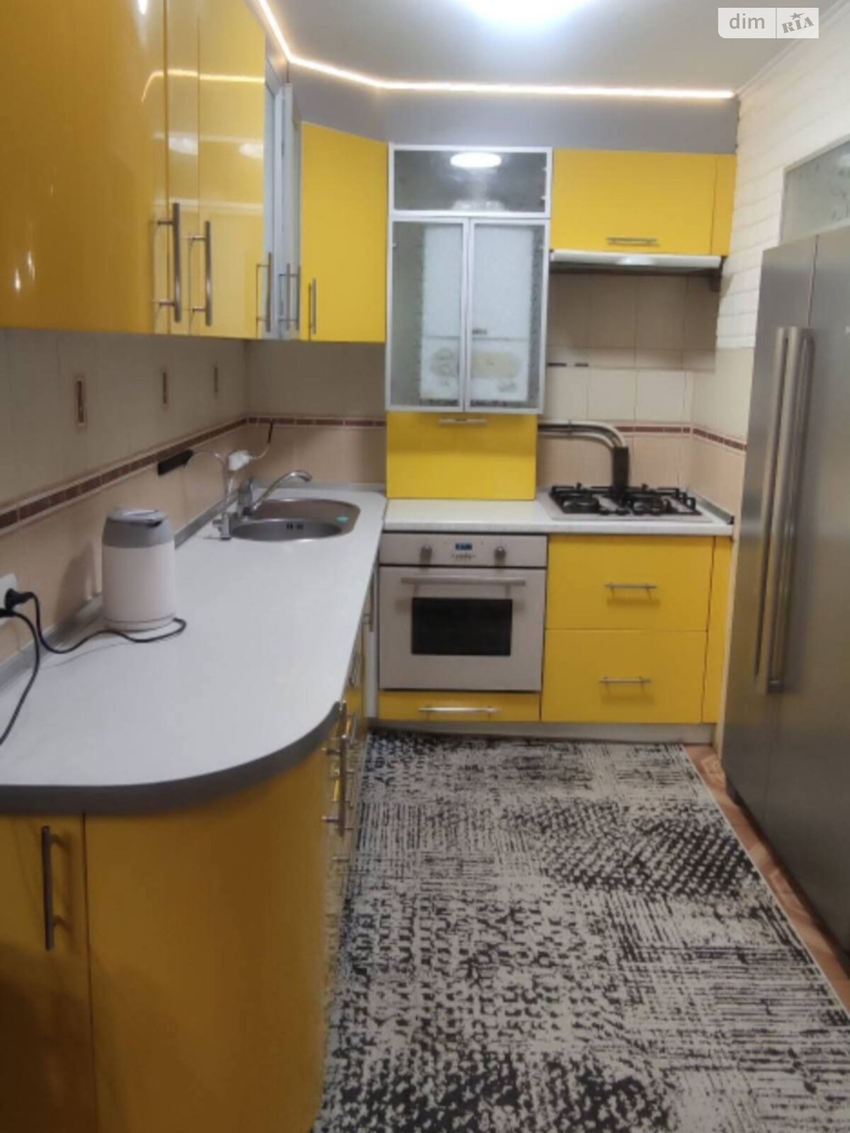 трикімнатна квартира з меблями в Вінниці, район Вишенька, на вул. Василя Порика в довготривалу оренду помісячно фото 1 трикімнатна квартира з меблями в Вінниці, район Вишенька, на вул. Василя Порика в довготривалу оренду помісячно фото 1