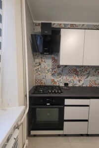 однокімнатна квартира з ремонтом в Вінниці, район Вишенька, на вул. Василя Порика в довготривалу оренду помісячно фото 2