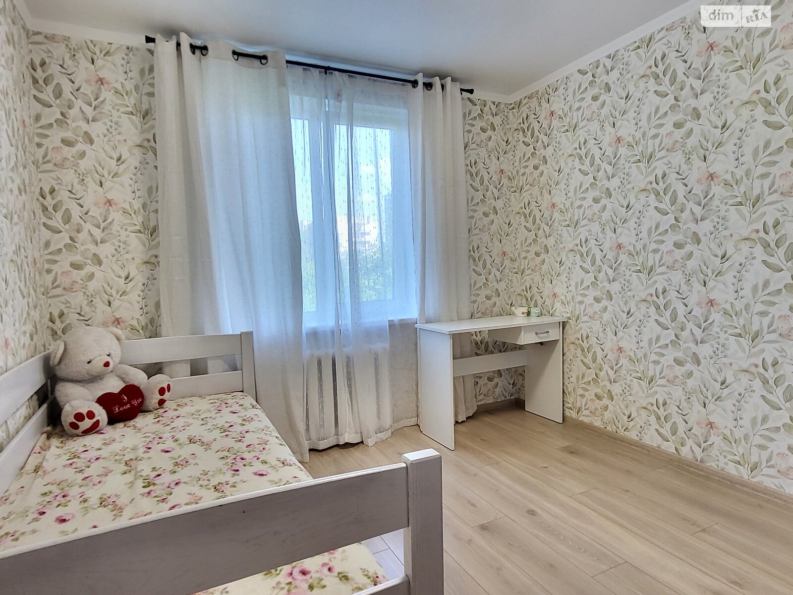 трехкомнатная квартира в Виннице, район Вишенка, на ул. Василия Порика в аренду на долгий срок помесячно фото 1