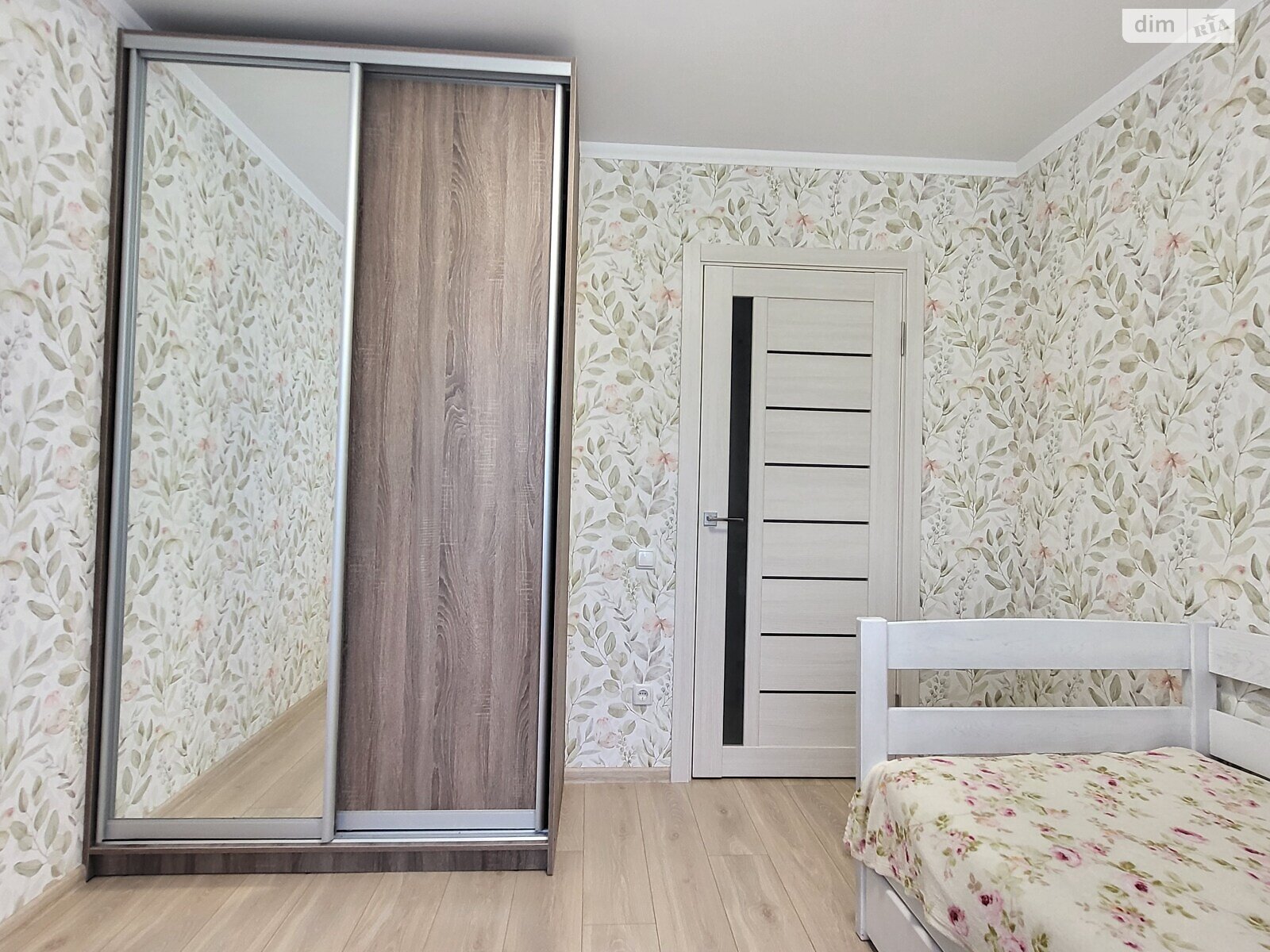 трехкомнатная квартира в Виннице, район Вишенка, на ул. Василия Порика в аренду на долгий срок помесячно фото 1