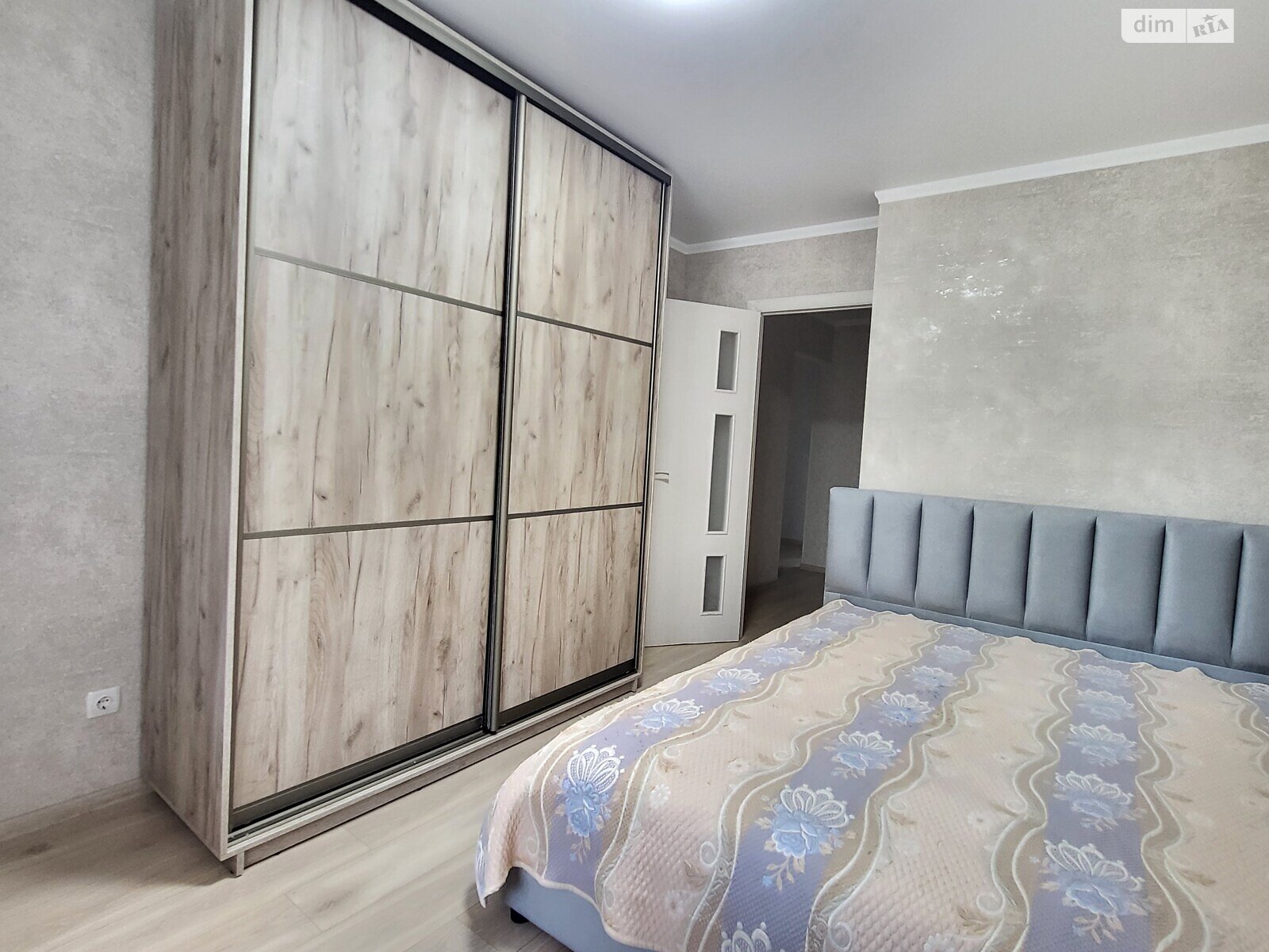 трехкомнатная квартира в Виннице, район Вишенка, на ул. Василия Порика в аренду на долгий срок помесячно фото 1