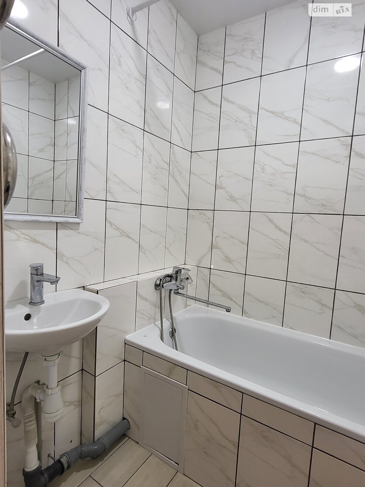 трехкомнатная квартира в Виннице, район Вишенка, на ул. Василия Порика в аренду на долгий срок помесячно фото 1