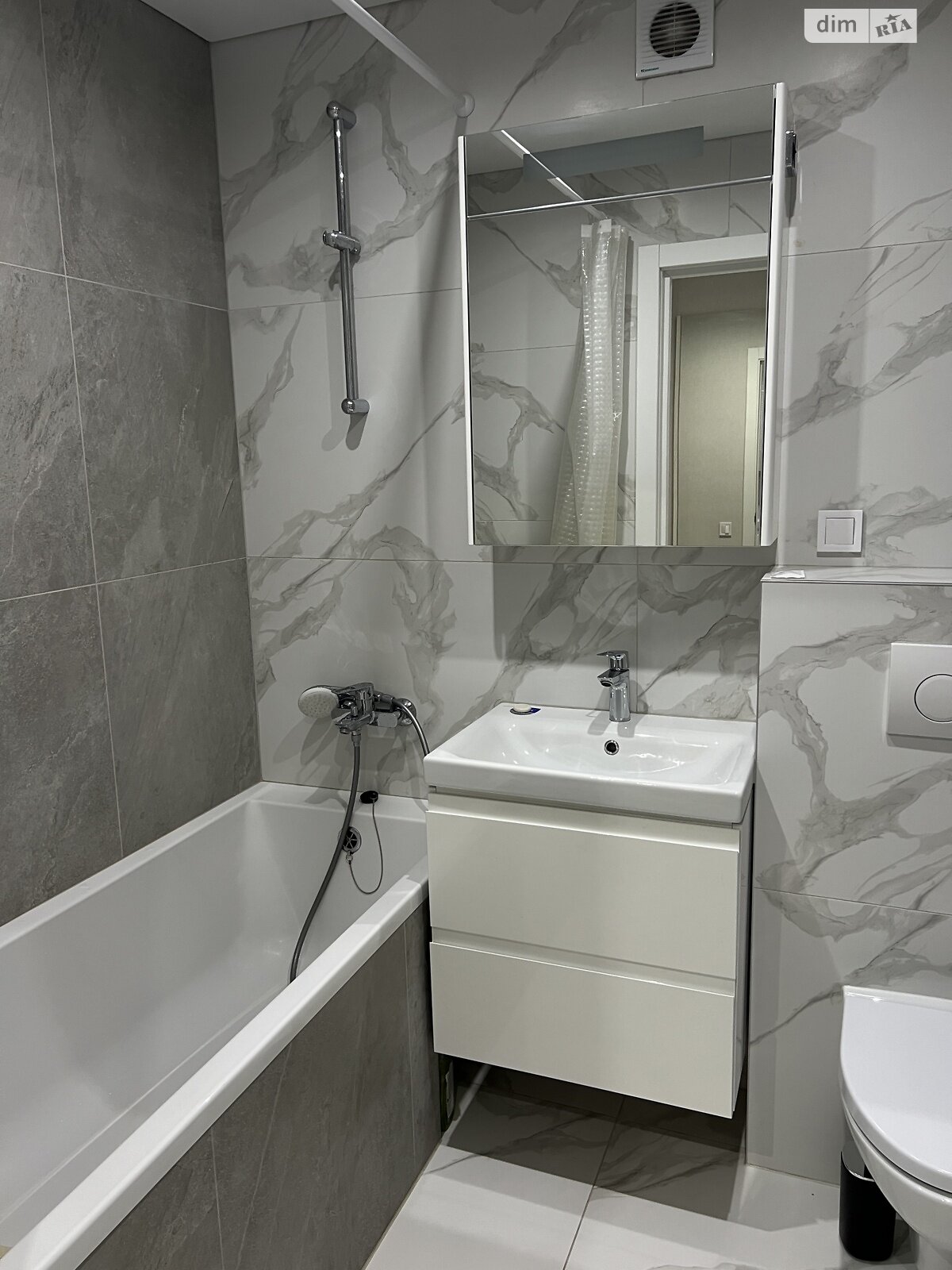 однокомнатная квартира в Виннице, район Вишенка, на просп. Юности 16Б, кв. 28 в аренду на долгий срок помесячно фото 1