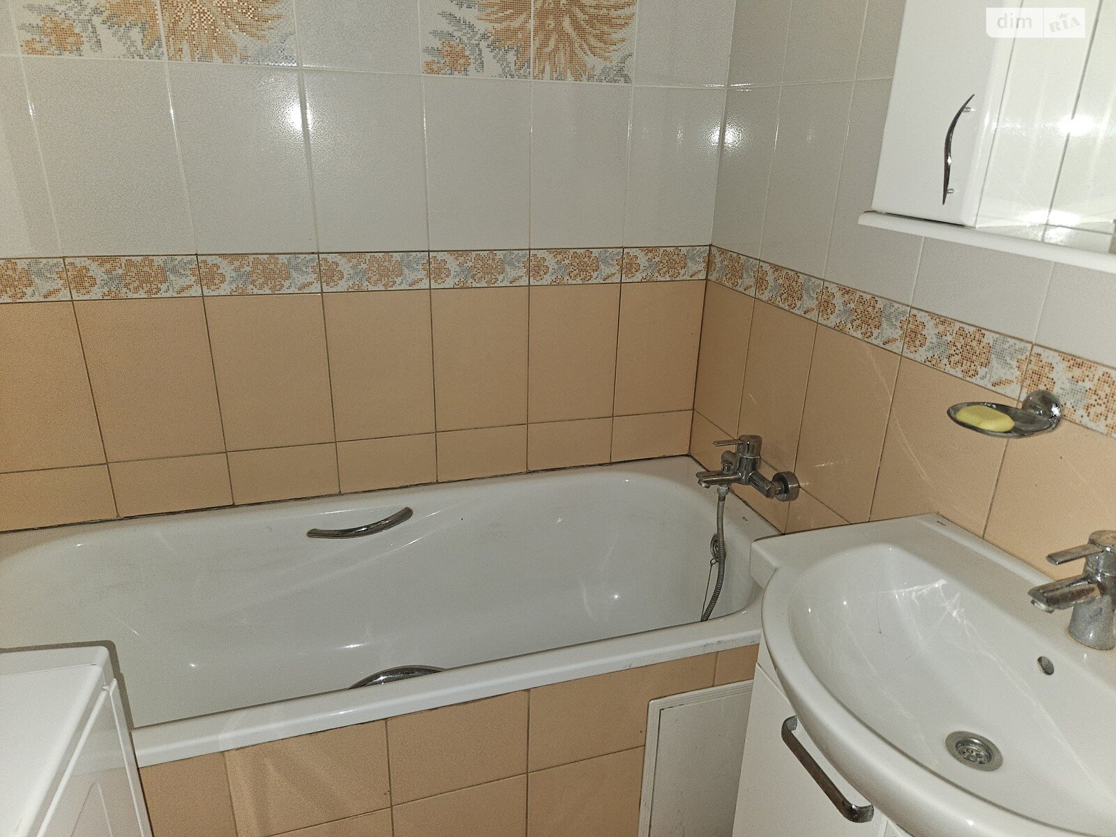 трехкомнатная квартира в Виннице, район Вишенка, на просп. Юности 77 в аренду на долгий срок помесячно фото 1 трехкомнатная квартира в Виннице, район Вишенка, на просп. Юности 77 в аренду на долгий срок помесячно фото 1