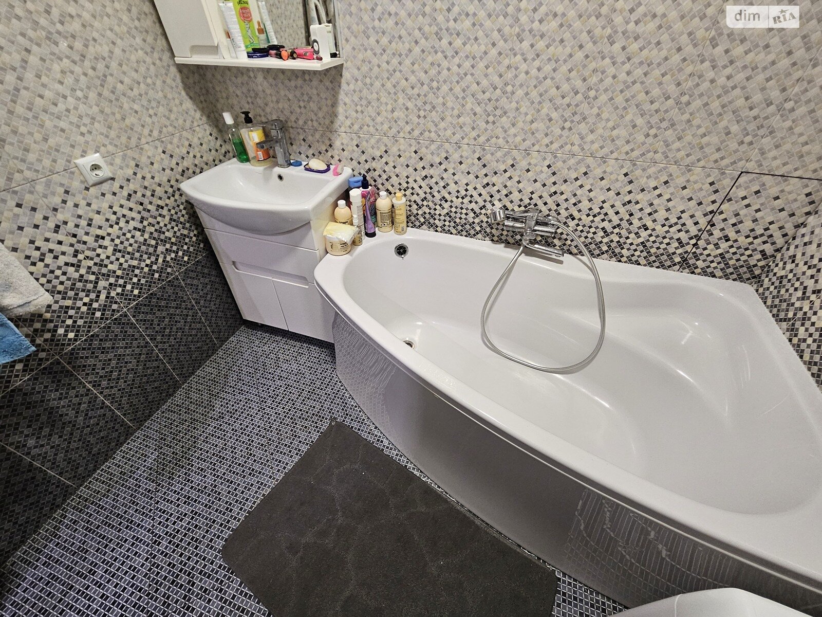 двухкомнатная квартира в Виннице, район Военный городок, на ул. Шимка Максима 38Б в аренду на долгий срок помесячно фото 1 двухкомнатная квартира в Виннице, район Военный городок, на ул. Шимка Максима 38Б в аренду на долгий срок помесячно фото 1