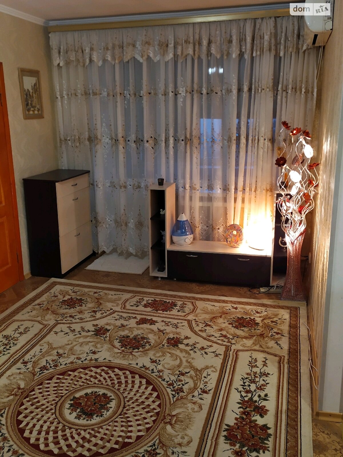 двухкомнатная квартира в Запорожье, район 1-й Шевченковский, на ул. Брюллова 16 в аренду на долгий срок помесячно фото 1 двухкомнатная квартира в Запорожье, район 1-й Шевченковский, на ул. Брюллова 16 в аренду на долгий срок помесячно фото 1