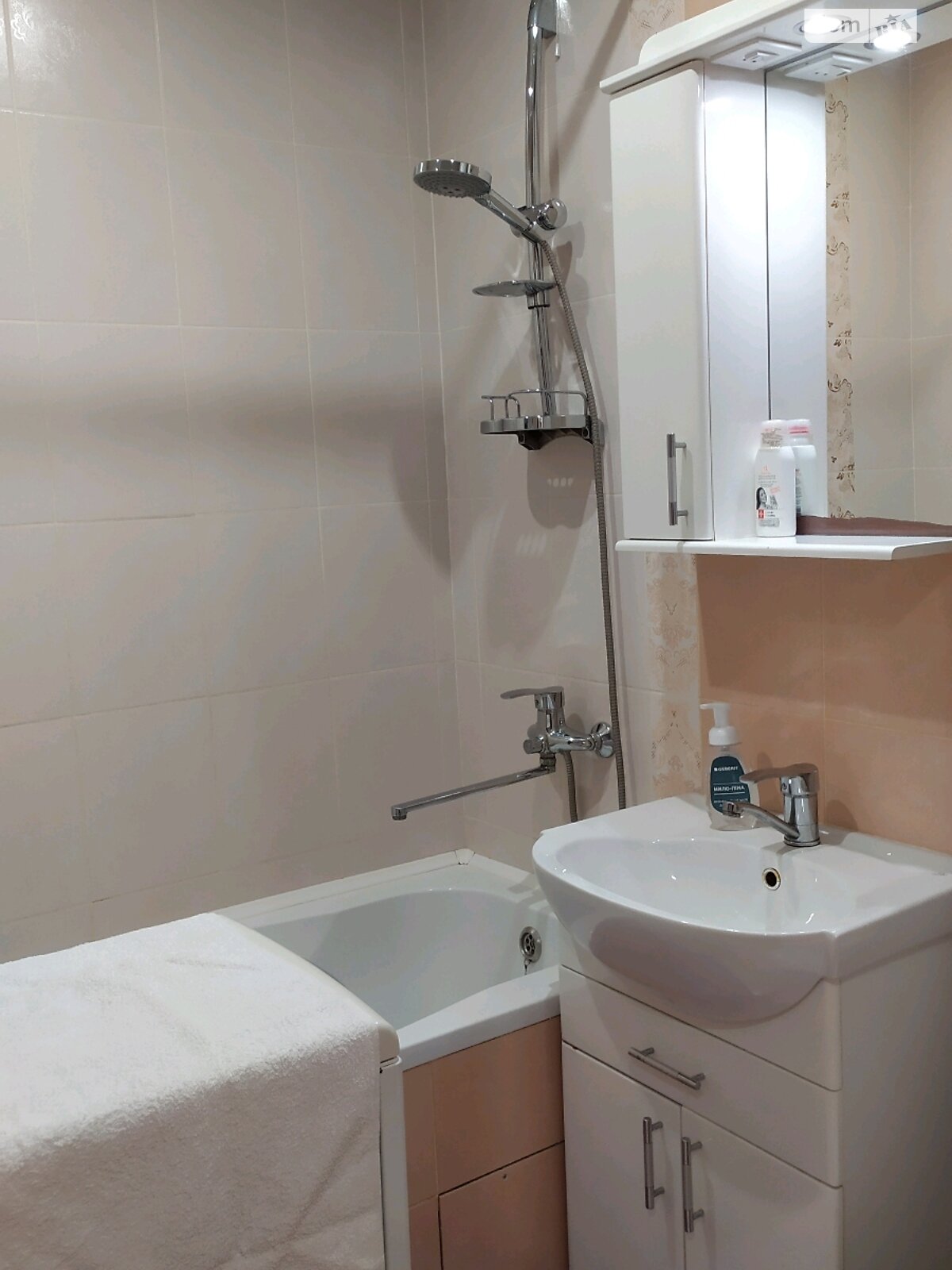 двухкомнатная квартира в Запорожье, район 1-й Шевченковский, на ул. Брюллова 16 в аренду на долгий срок помесячно фото 1 двухкомнатная квартира в Запорожье, район 1-й Шевченковский, на ул. Брюллова 16 в аренду на долгий срок помесячно фото 1