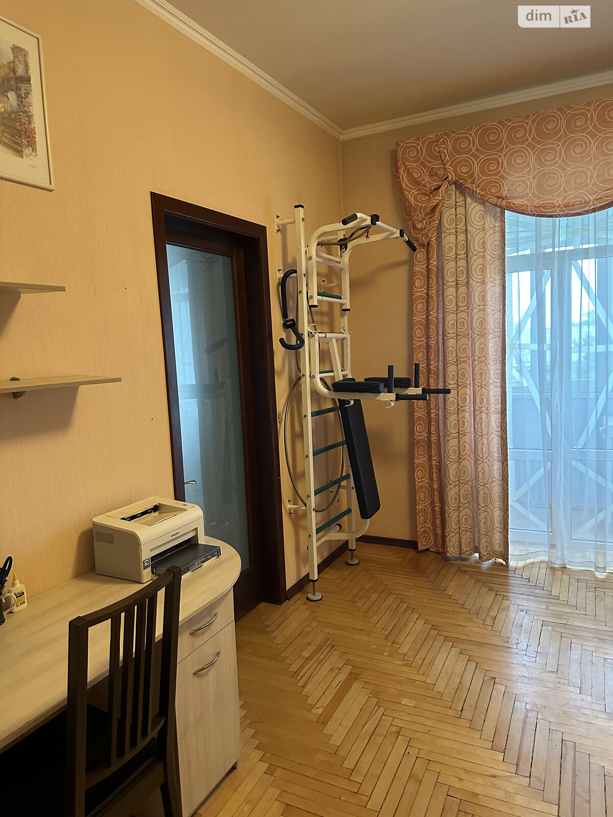 четырехкомнатная квартира с ремонтом в Запорожье, район Александровский (Жовтневый), на просп. Соборный 58 в аренду на долгий срок помесячно фото 1 четырехкомнатная квартира с ремонтом в Запорожье, район Александровский (Жовтневый), на просп. Соборный 58 в аренду на долгий срок помесячно фото 1
