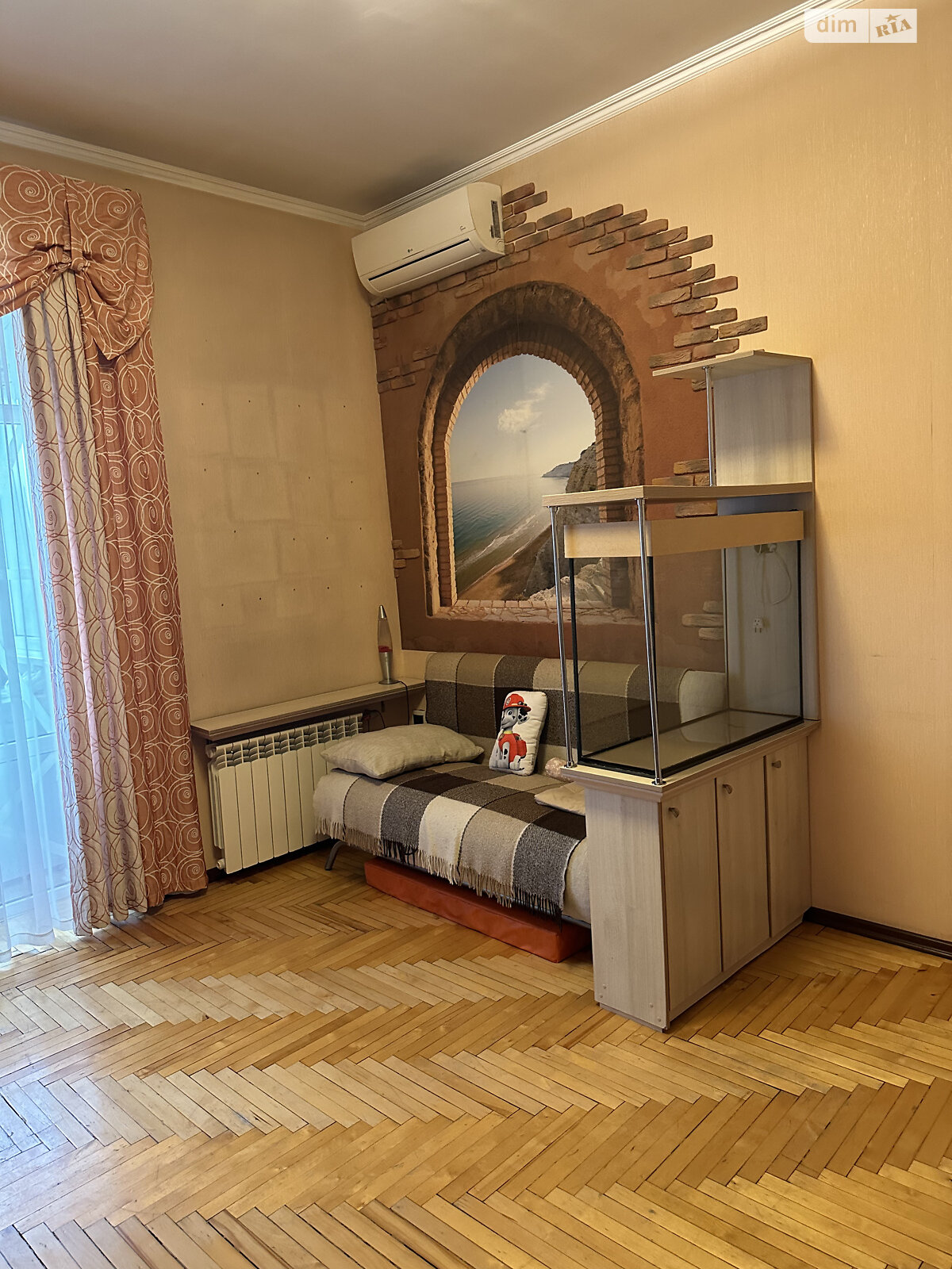 четырехкомнатная квартира с ремонтом в Запорожье, район Александровский (Жовтневый), на просп. Соборный 58 в аренду на долгий срок помесячно фото 1 четырехкомнатная квартира с ремонтом в Запорожье, район Александровский (Жовтневый), на просп. Соборный 58 в аренду на долгий срок помесячно фото 1