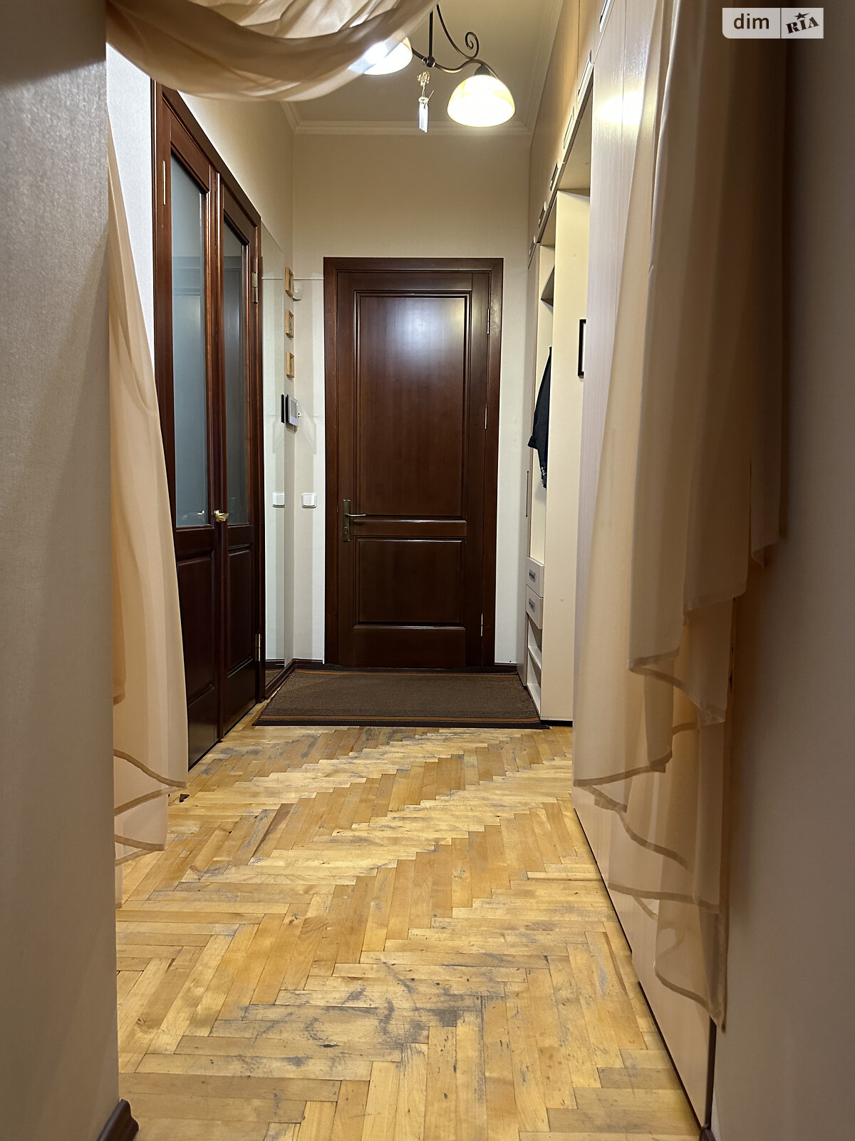 четырехкомнатная квартира с ремонтом в Запорожье, район Александровский (Жовтневый), на просп. Соборный 58 в аренду на долгий срок помесячно фото 1 четырехкомнатная квартира с ремонтом в Запорожье, район Александровский (Жовтневый), на просп. Соборный 58 в аренду на долгий срок помесячно фото 1