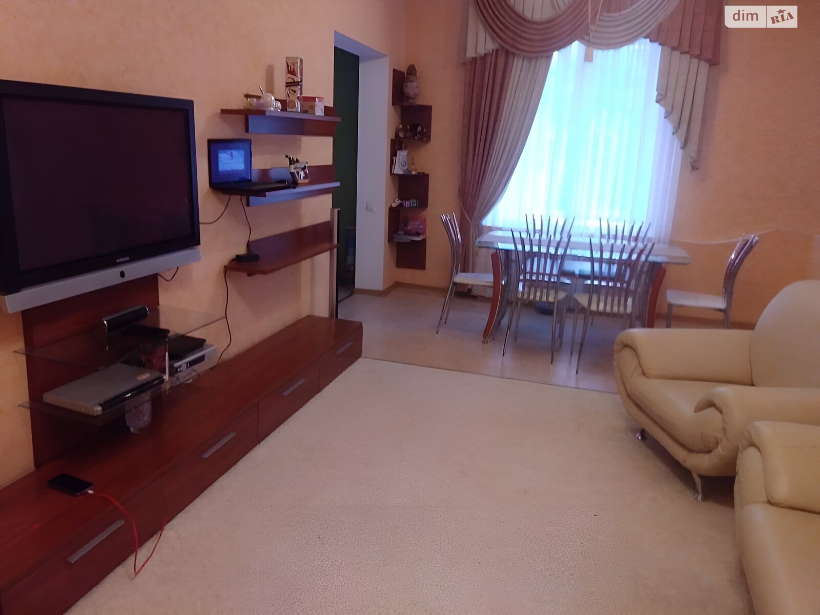 трикімнатна квартира в Запоріжжі, район Олександрівський (Жовтневий), на вул. Залізнична 3 в довготривалу оренду помісячно фото 1 трикімнатна квартира в Запоріжжі, район Олександрівський (Жовтневий), на вул. Залізнична 3 в довготривалу оренду помісячно фото 1