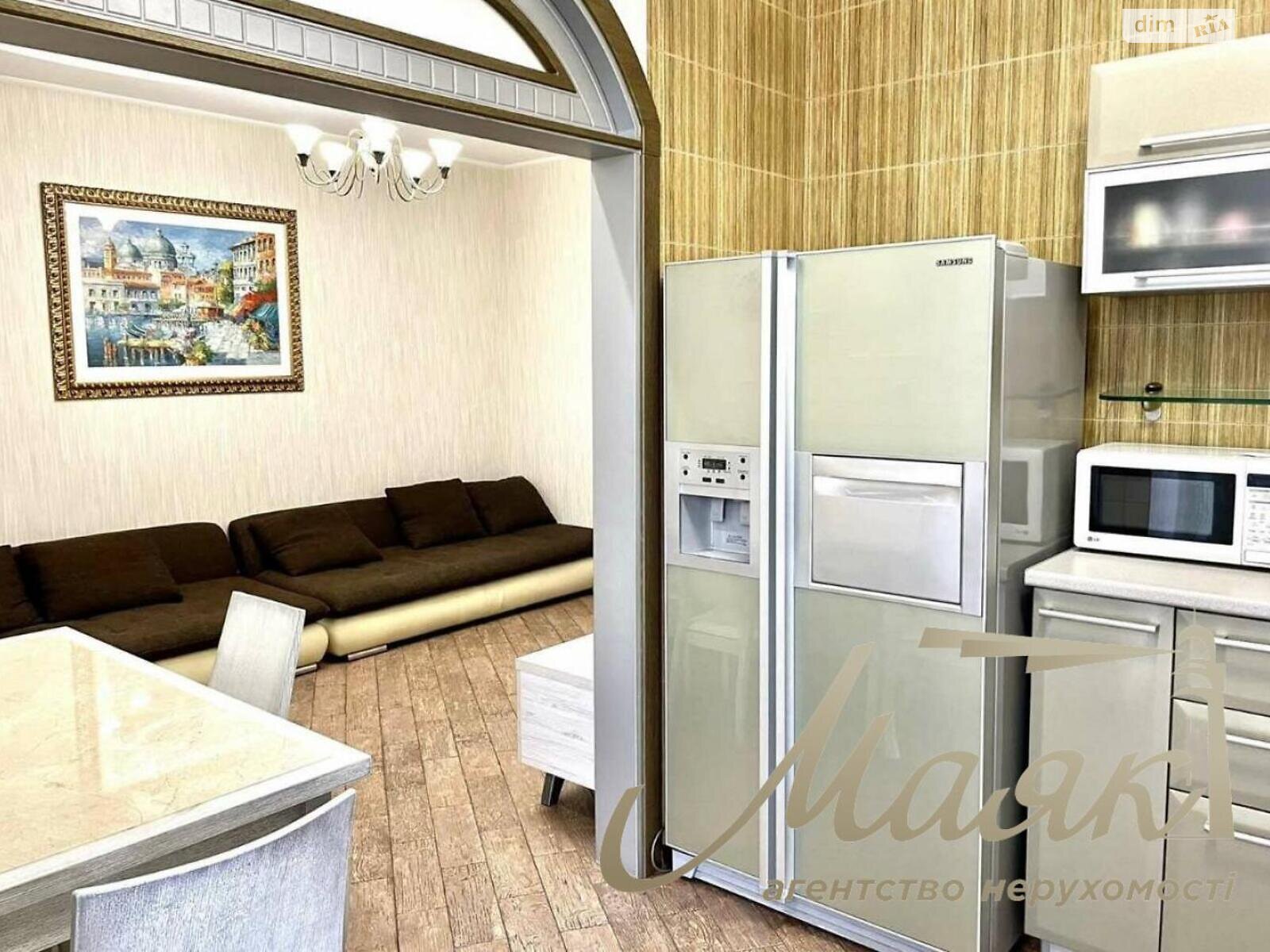 трехкомнатная квартира в Запорожье, район Александровский (Жовтневый), на ул. Почтовая в аренду на долгий срок помесячно фото 1 трехкомнатная квартира в Запорожье, район Александровский (Жовтневый), на ул. Почтовая в аренду на долгий срок помесячно фото 1