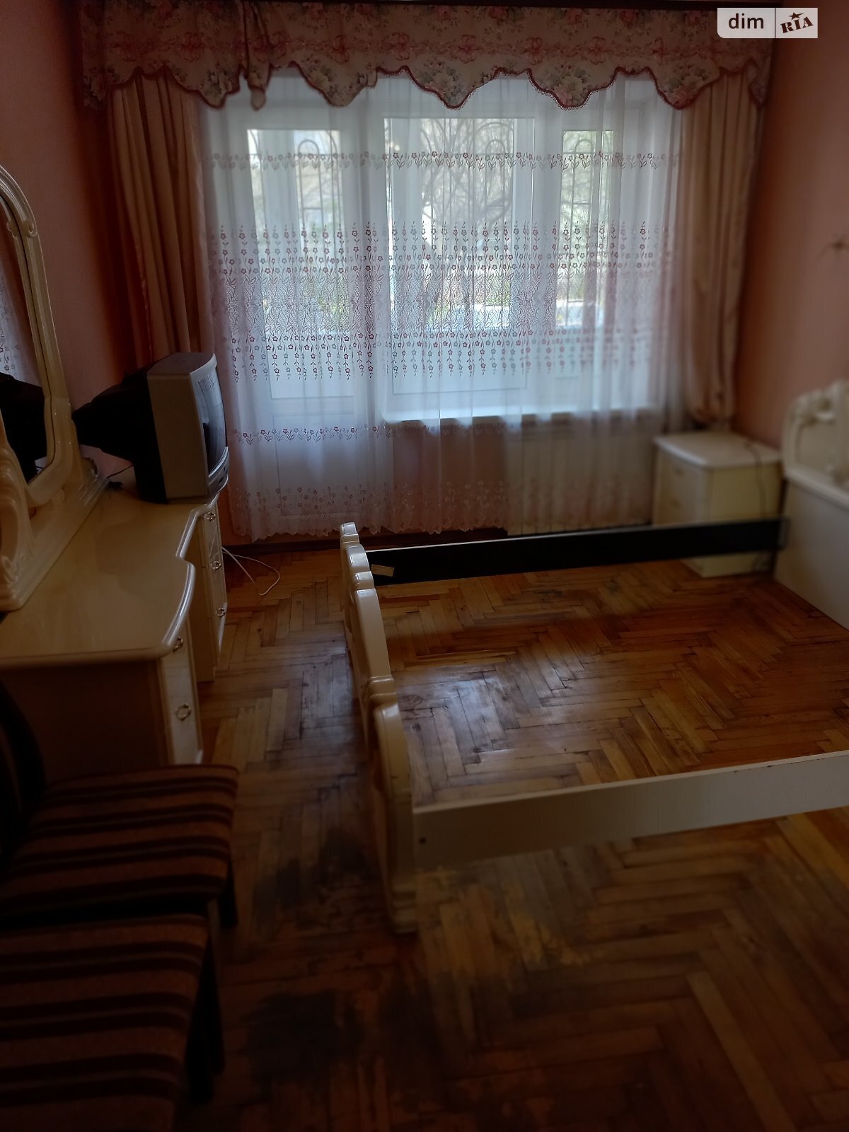 четырехкомнатная квартира с ремонтом в Запорожье, район Александровский (Жовтневый), на ул. Школьная 48 в аренду на долгий срок помесячно фото 1