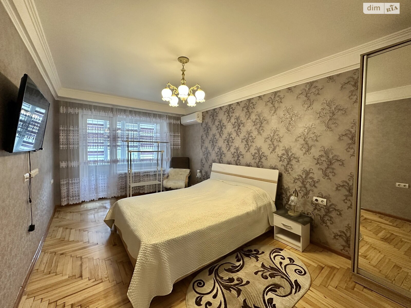 трехкомнатная квартира в Запорожье, район Александровский (Жовтневый), на ул. Запорожская в аренду на долгий срок помесячно фото 1 трехкомнатная квартира в Запорожье, район Александровский (Жовтневый), на ул. Запорожская в аренду на долгий срок помесячно фото 1