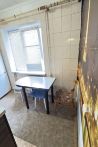 двокімнатна квартира з меблями в Запоріжжі, район Комунарський, на вул. Олександра Говорухи 20 в довготривалу оренду помісячно фото 2