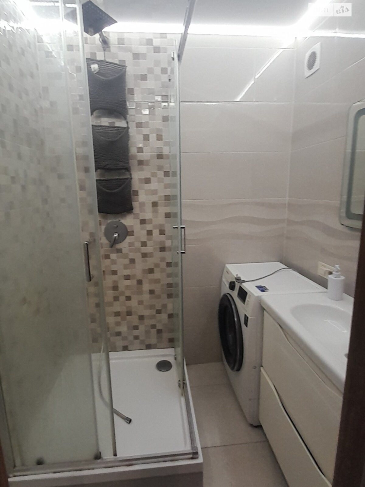 двухкомнатная квартира в Запорожье, район Коммунарский, на ул. Владимира Украинца 34 в аренду на долгий срок помесячно фото 1 двухкомнатная квартира в Запорожье, район Коммунарский, на ул. Владимира Украинца 34 в аренду на долгий срок помесячно фото 1