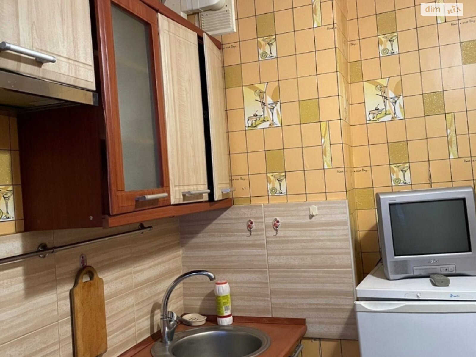 однокімнатна квартира в Запоріжжі, район Вознесенівський (Орджонікідзевський), на вул. Патріотична в довготривалу оренду помісячно фото 1 однокімнатна квартира в Запоріжжі, район Вознесенівський (Орджонікідзевський), на вул. Патріотична в довготривалу оренду помісячно фото 1
