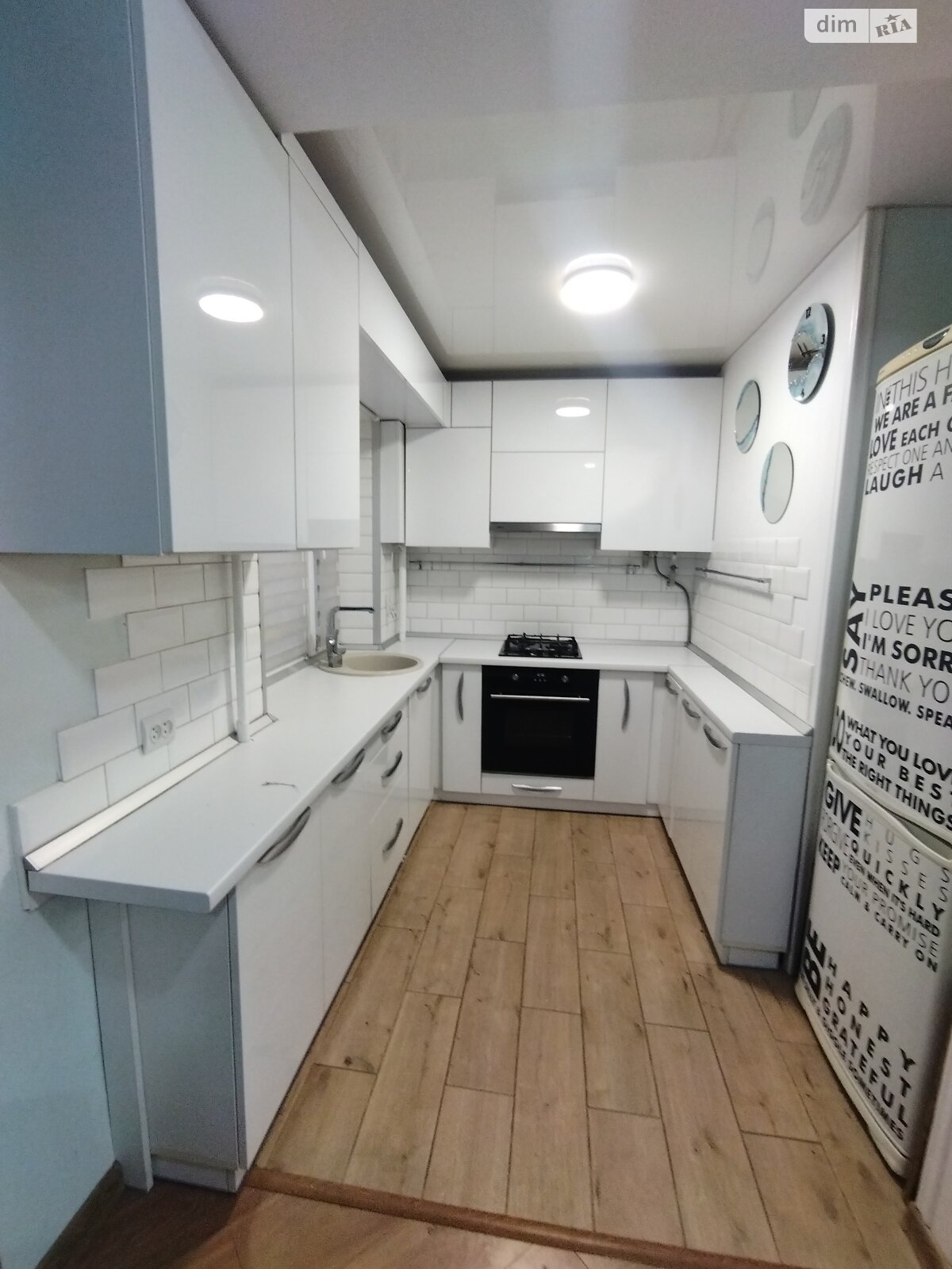 однокімнатна квартира в Запоріжжі, район Вознесенівський (Орджонікідзевський), на вул. Перемоги 75 в довготривалу оренду помісячно фото 1