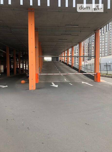 Место на стоянке под легковое авто в Киеве, площадь 15.5 кв.м. фото 1 Место на стоянке под легковое авто в Киеве, площадь 15.5 кв.м. фото 1