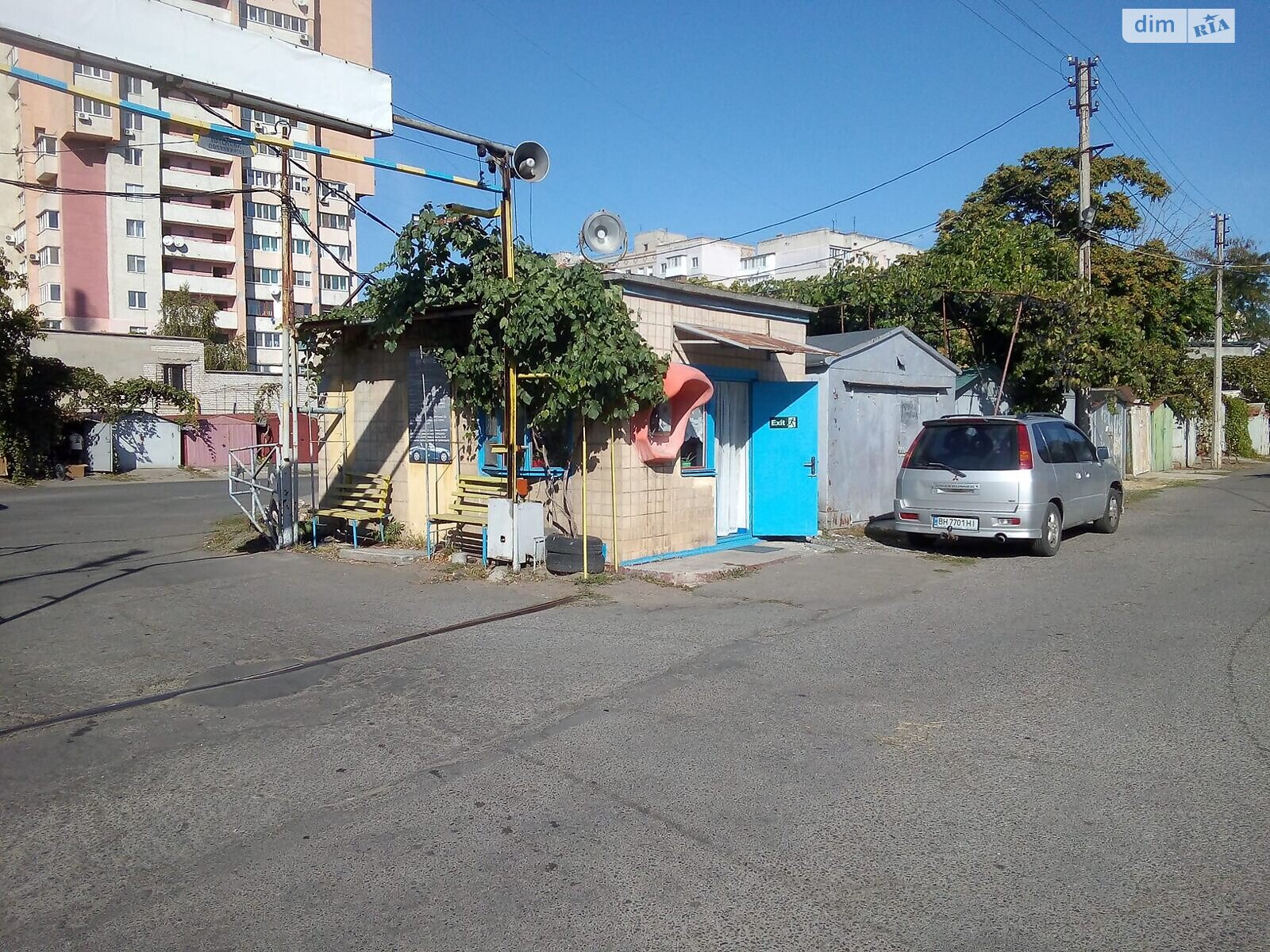 Место в гаражном кооперативе под легковое авто в Черноморске, площадь 18 кв.м. фото 1 Место в гаражном кооперативе под легковое авто в Черноморске, площадь 18 кв.м. фото 1