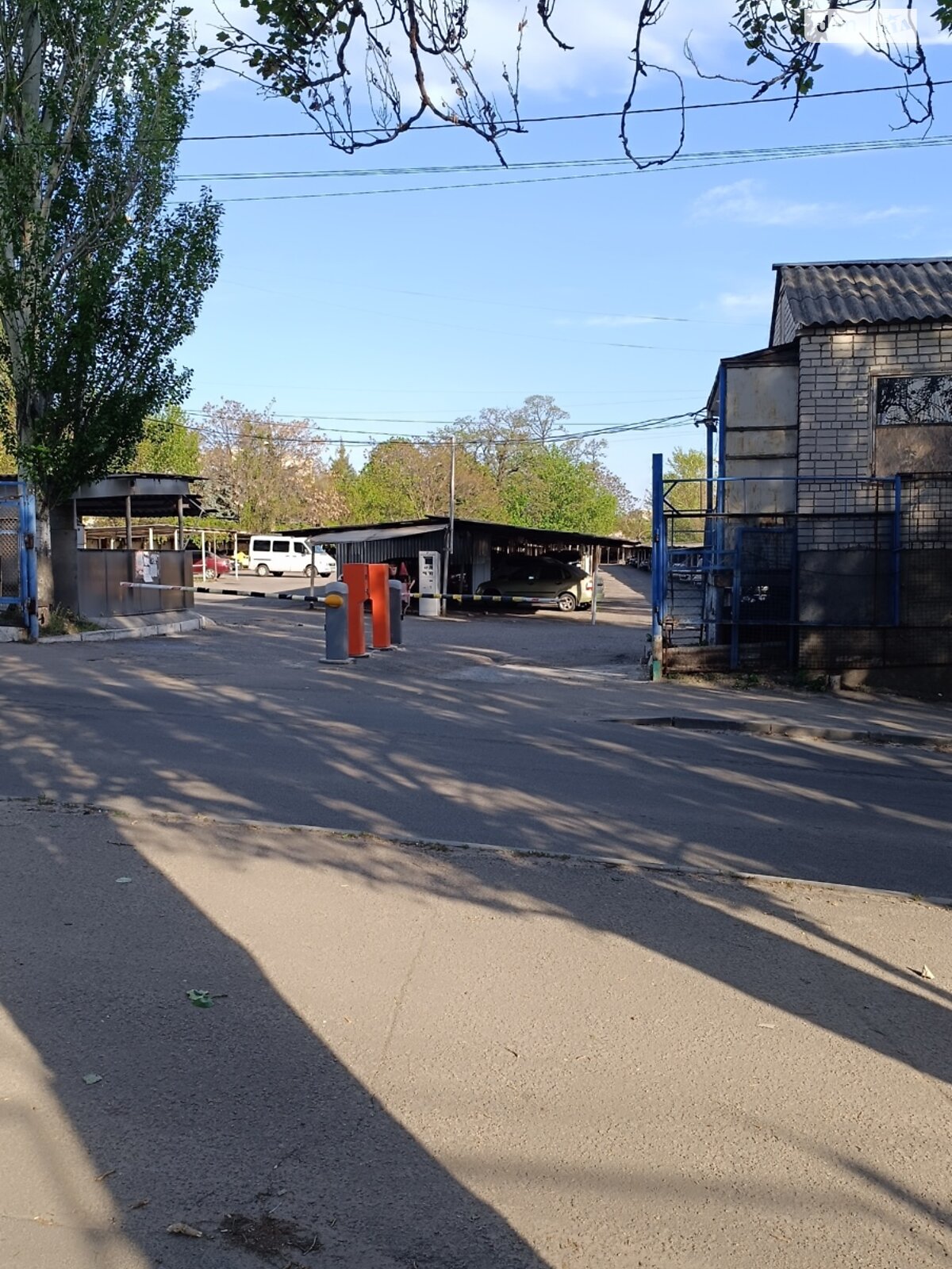 Місце в гаражному кооперативі під легкове авто в Дніпрі, площа 36 кв.м. фото 1 Місце в гаражному кооперативі під легкове авто в Дніпрі, площа 36 кв.м. фото 1